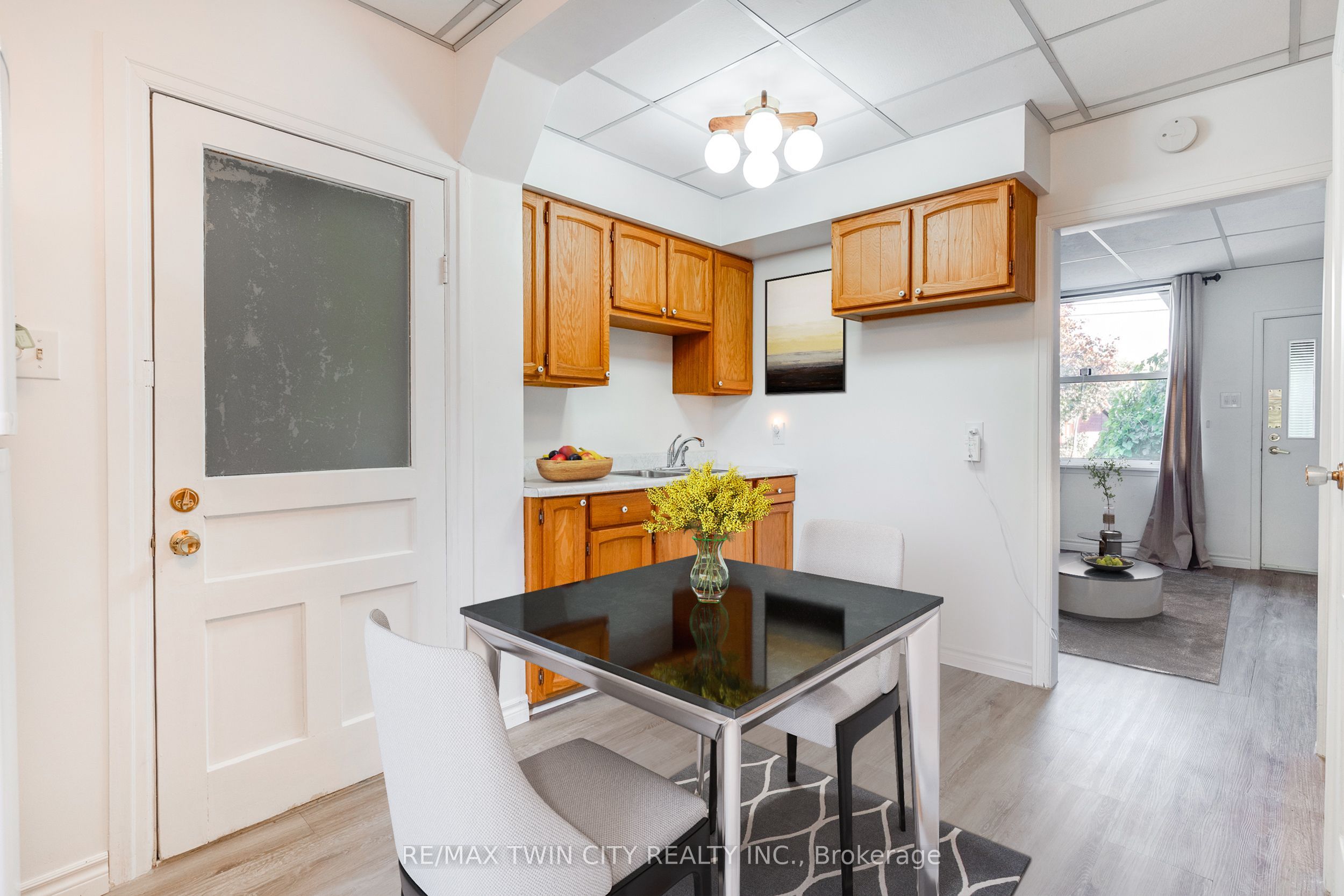 45 East Bend Avenue N Property Photo 10