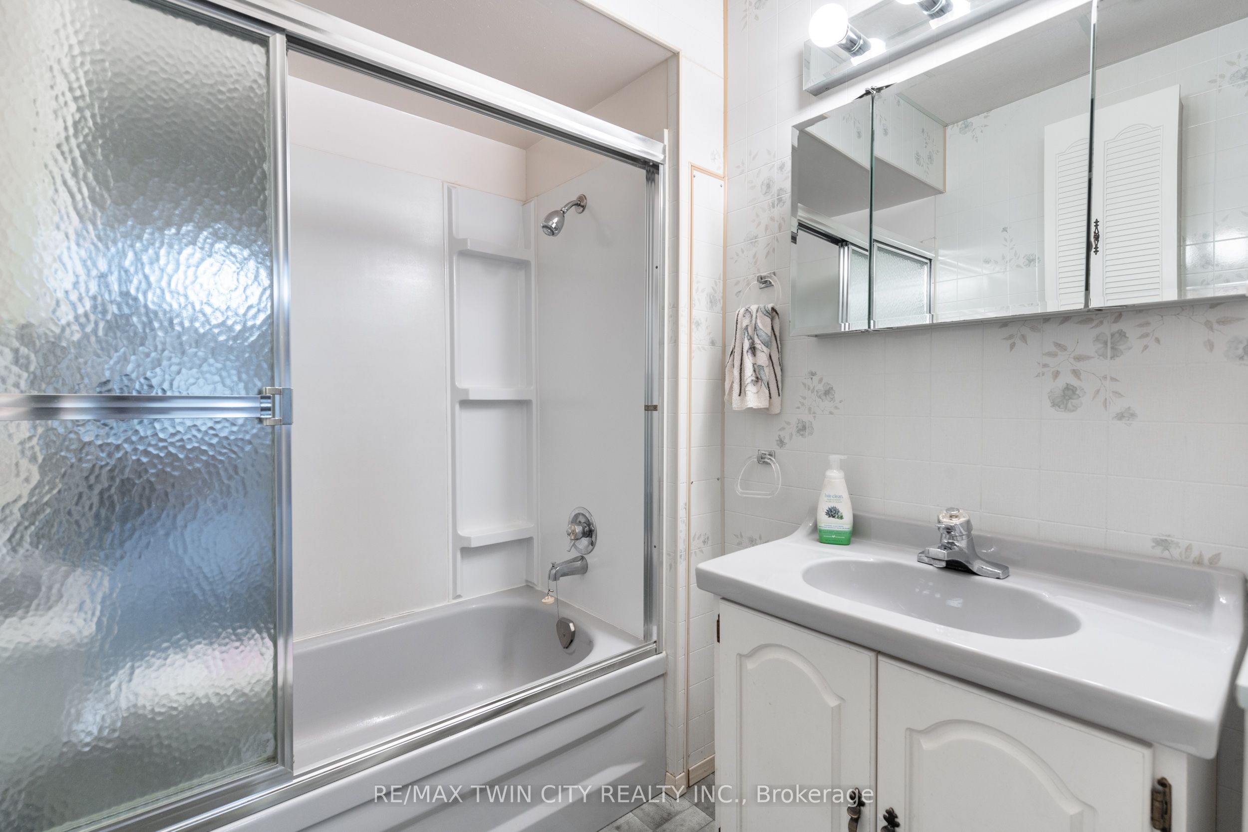 45 East Bend Avenue N Property Photo 16