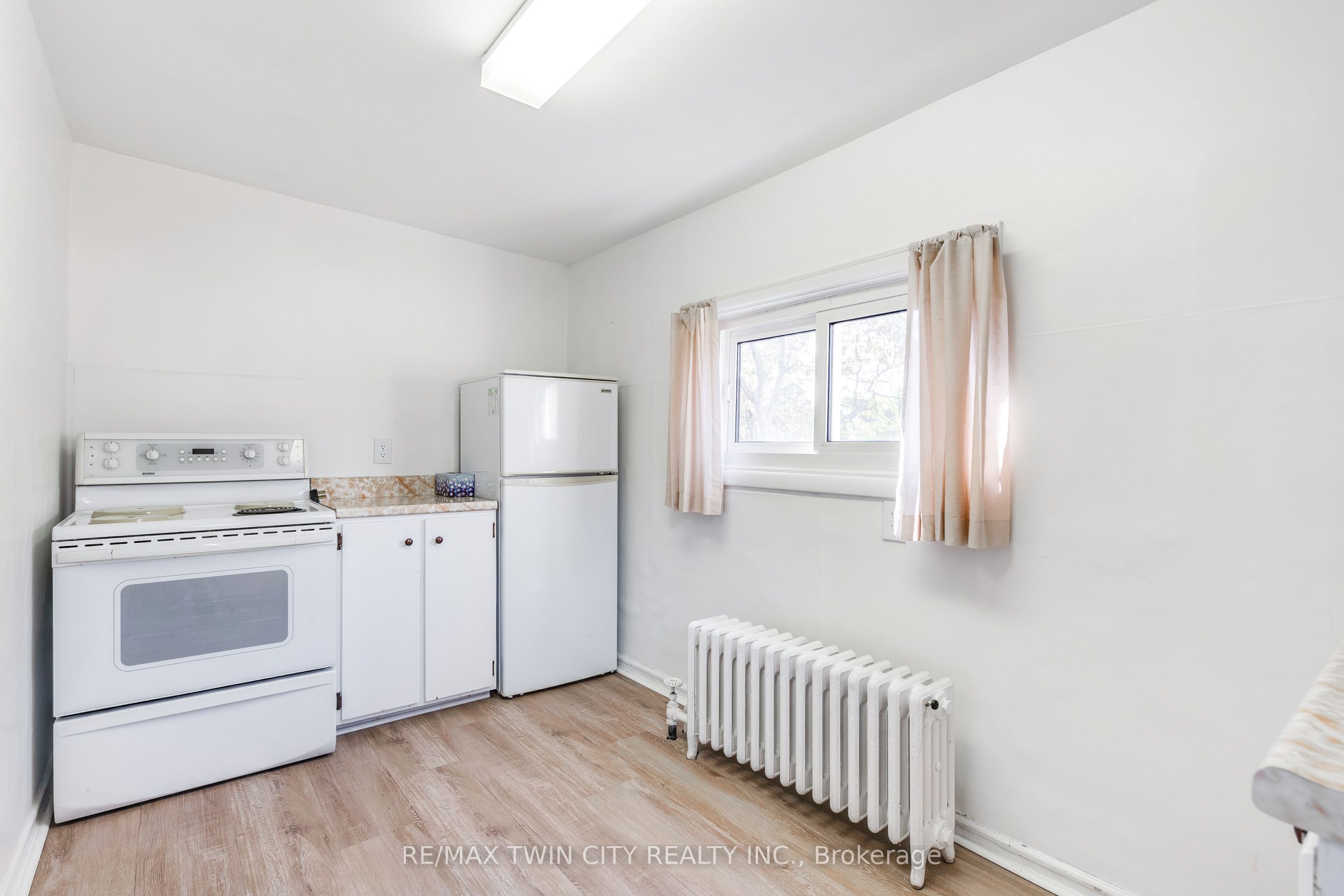 45 East Bend Avenue N Property Photo 18