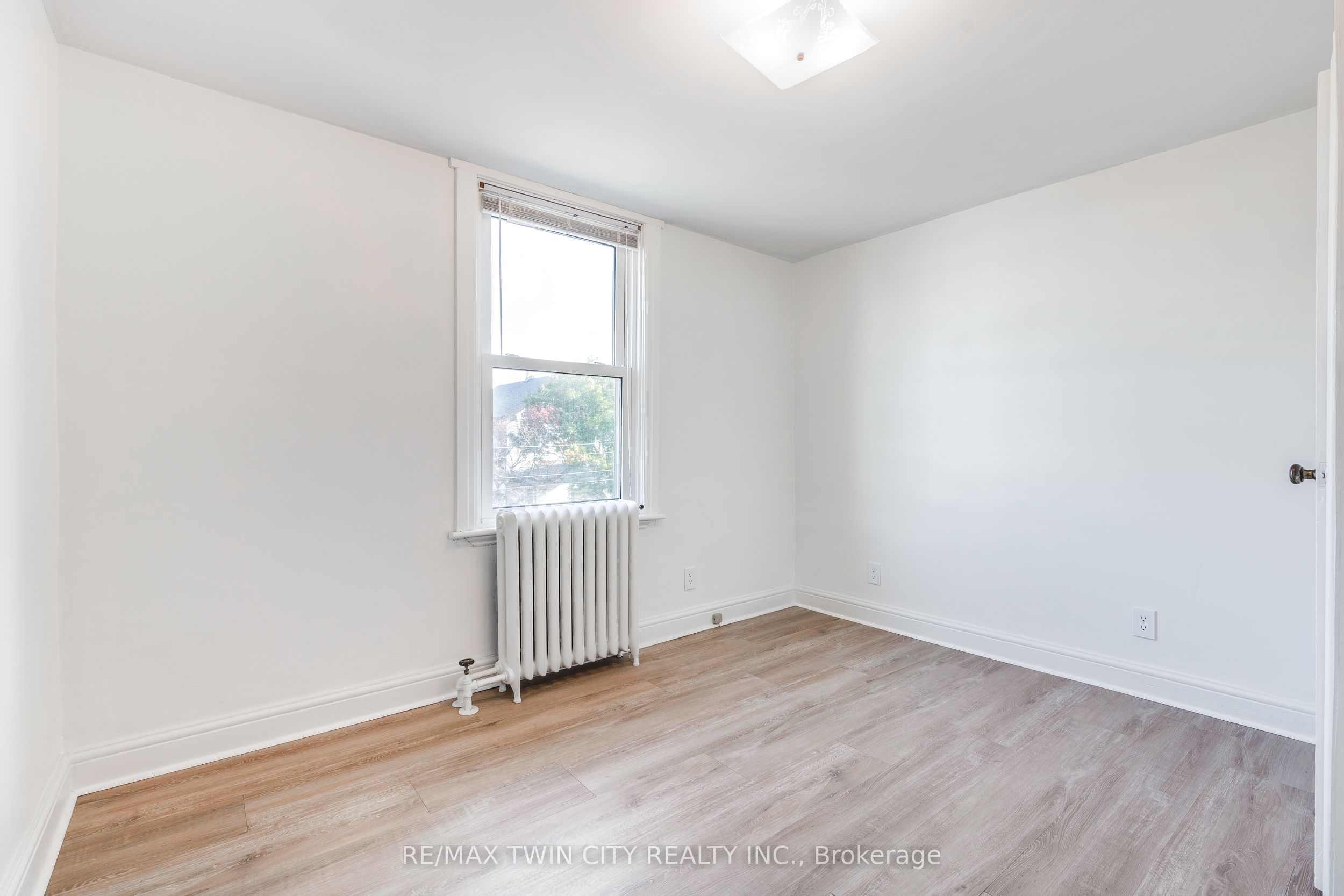 45 East Bend Avenue N Property Photo 26