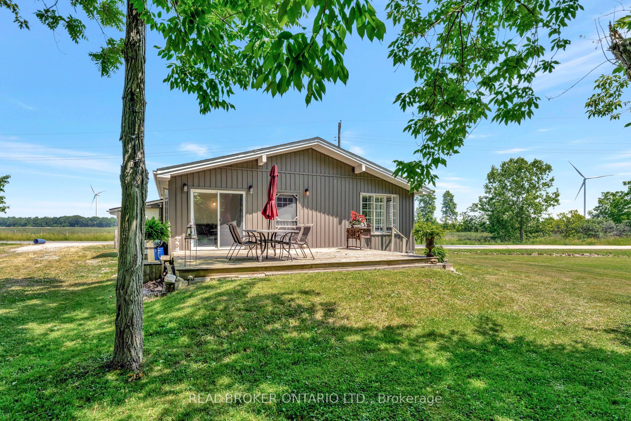 3020 Lakeshore Road Property Photo 1