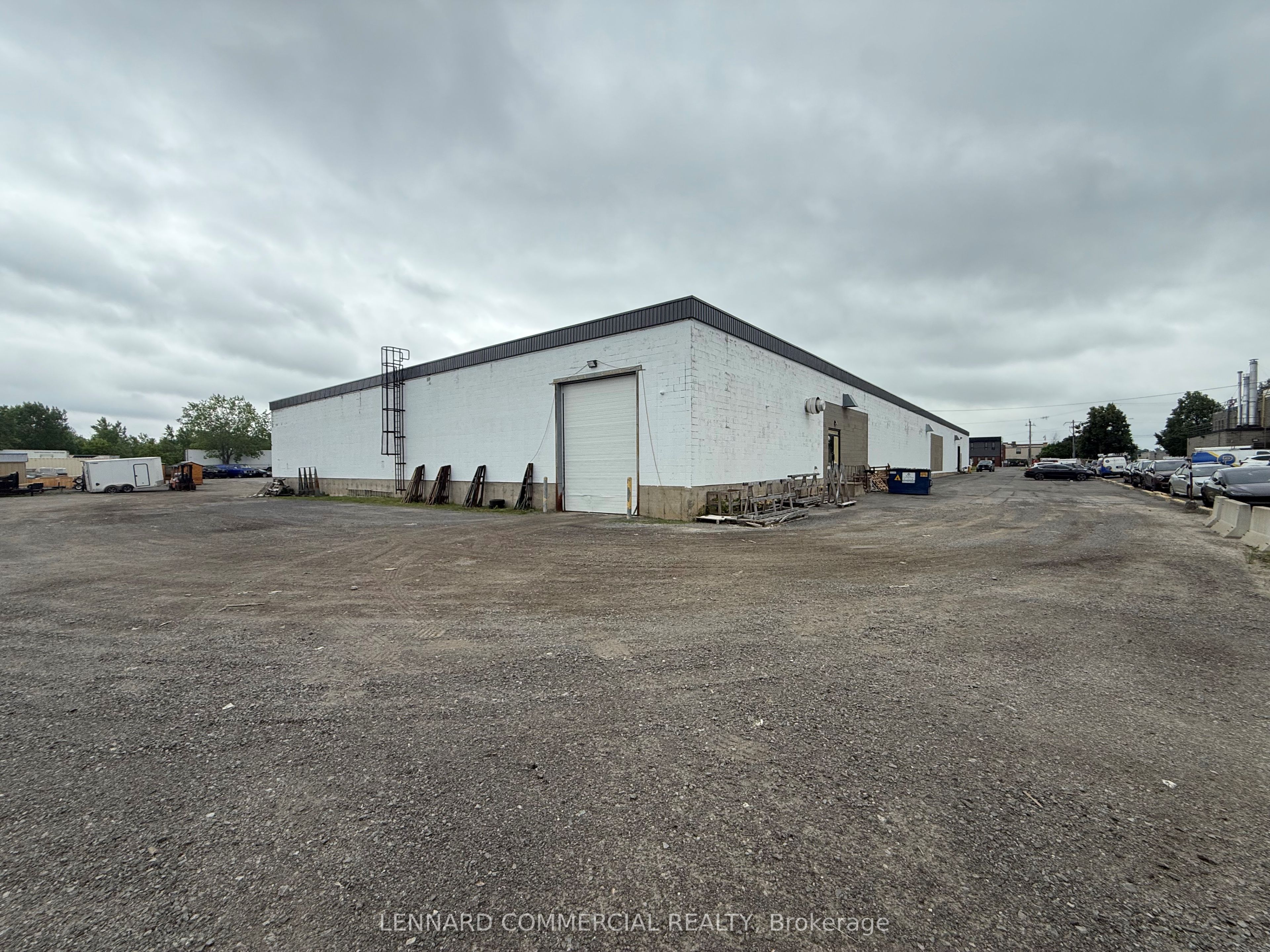 85 Bentley Avenue Property Photo 2