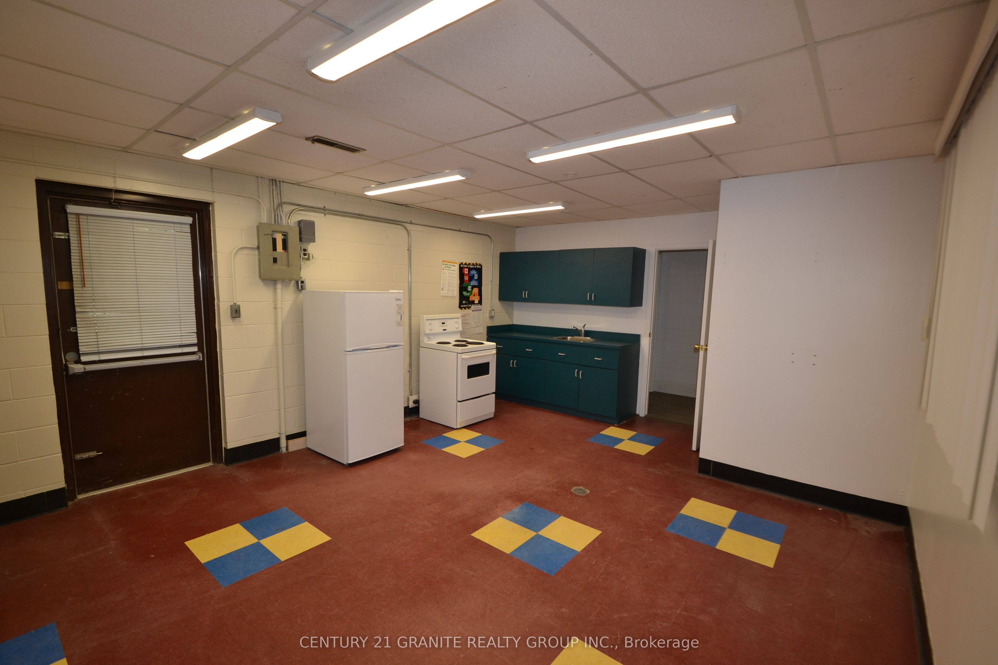 225-231 Hastings Street N 229 Property Photo 15