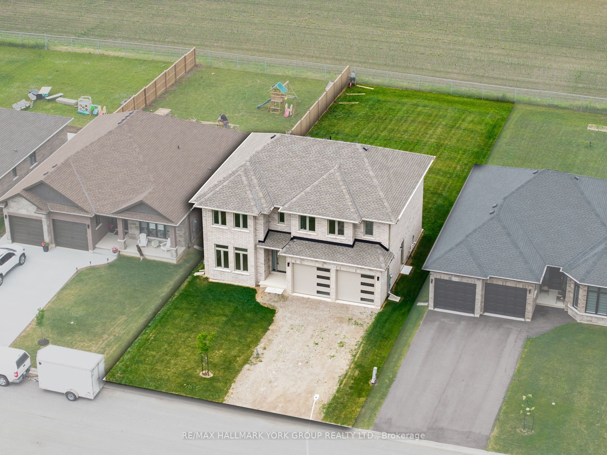 246 Leitch Street Property Photo 3