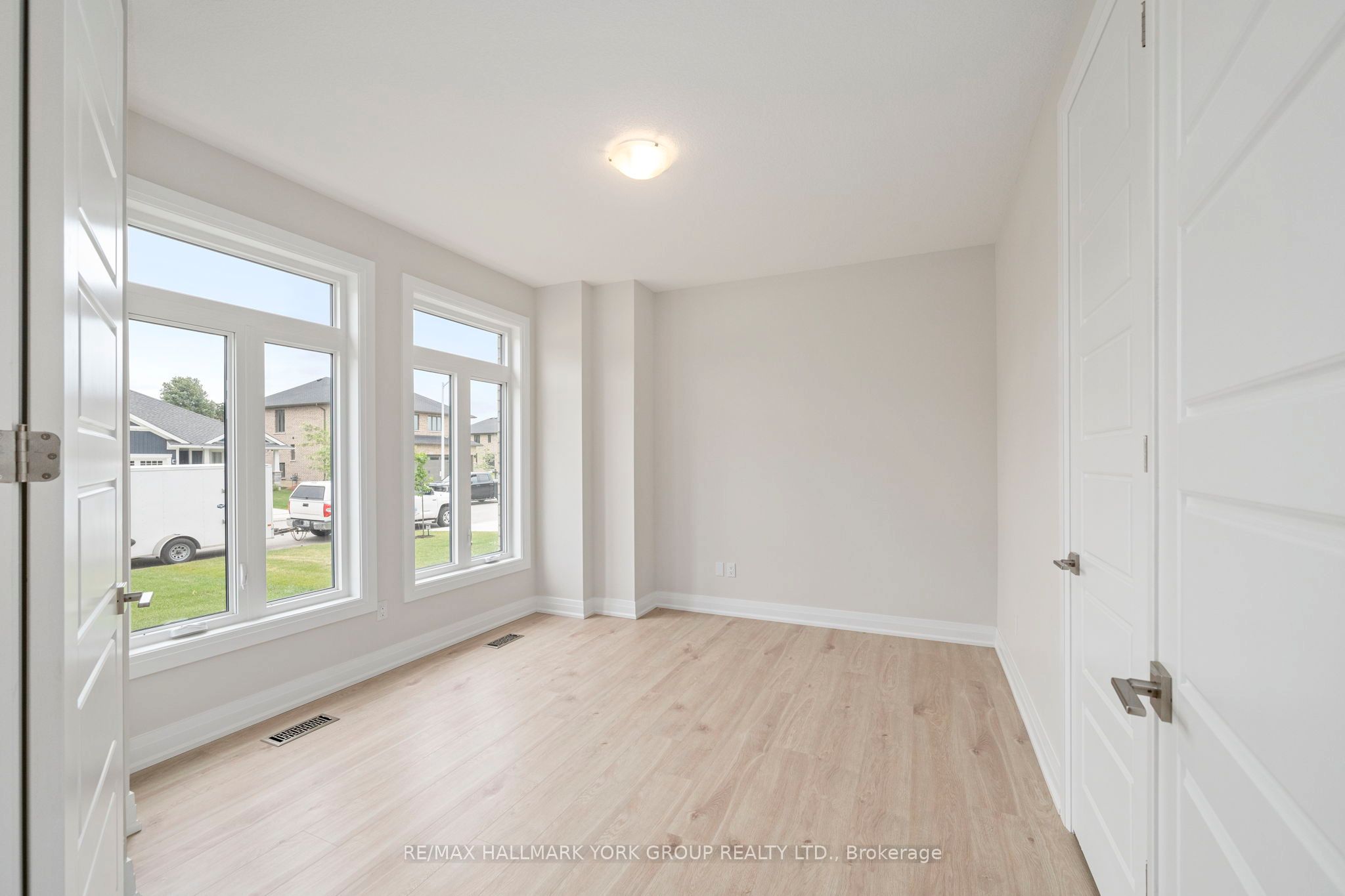 246 Leitch Street Property Photo 5