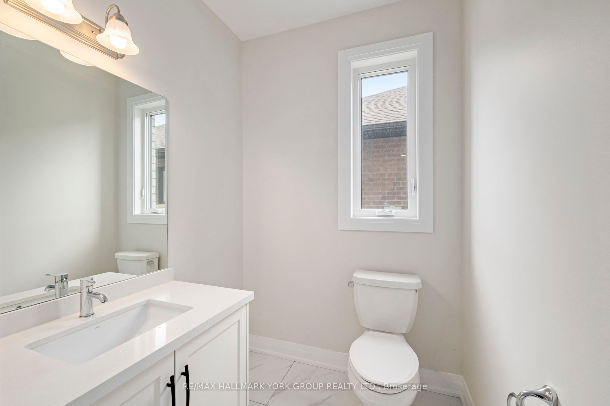 246 Leitch Street Property Photo 8