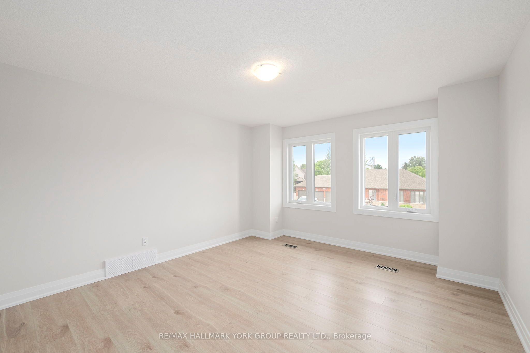 246 Leitch Street Property Photo 20