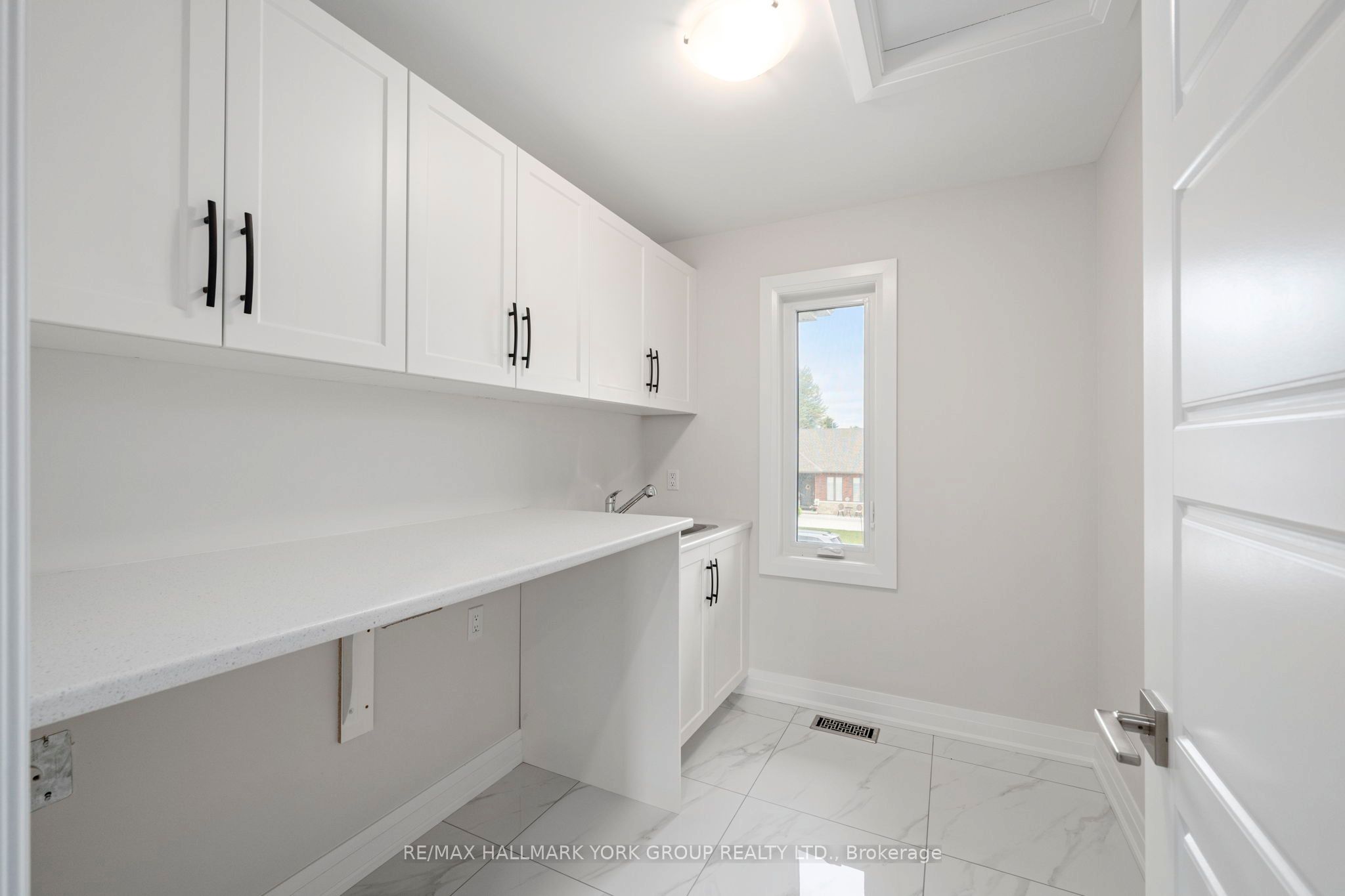 246 Leitch Street Property Photo 21