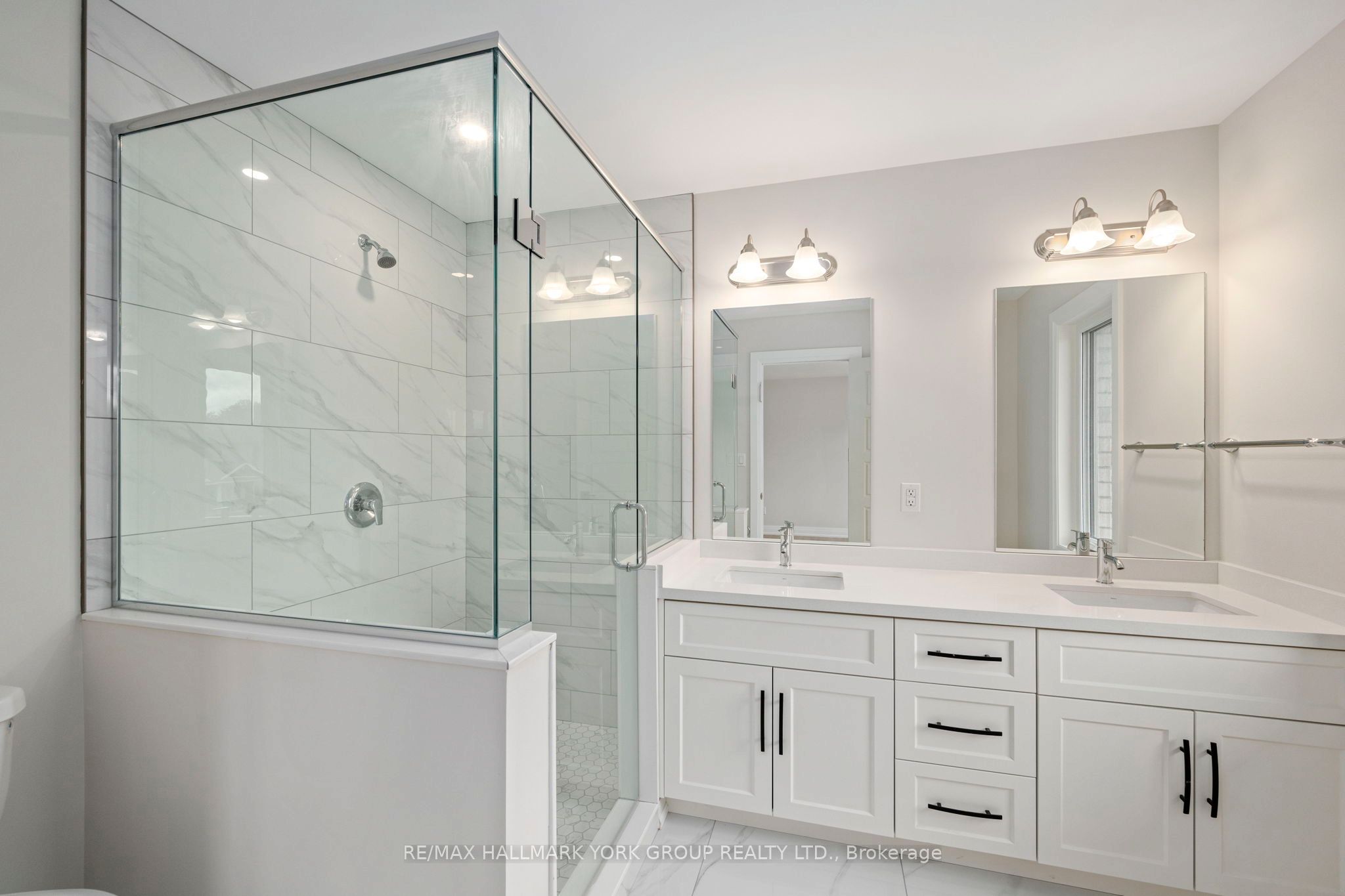 246 Leitch Street Property Photo 24