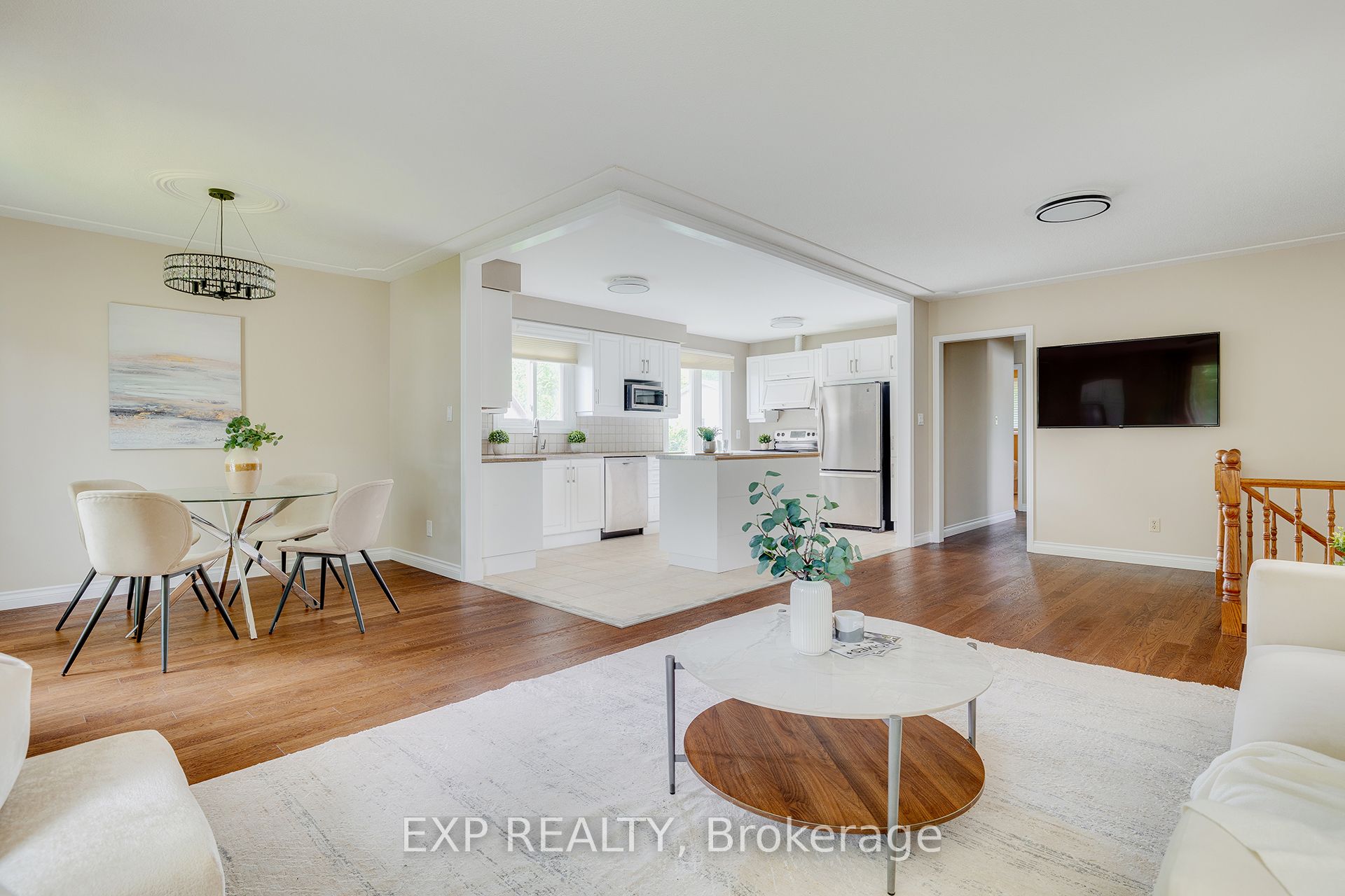 15 Laguna Crescent Property Photo 1