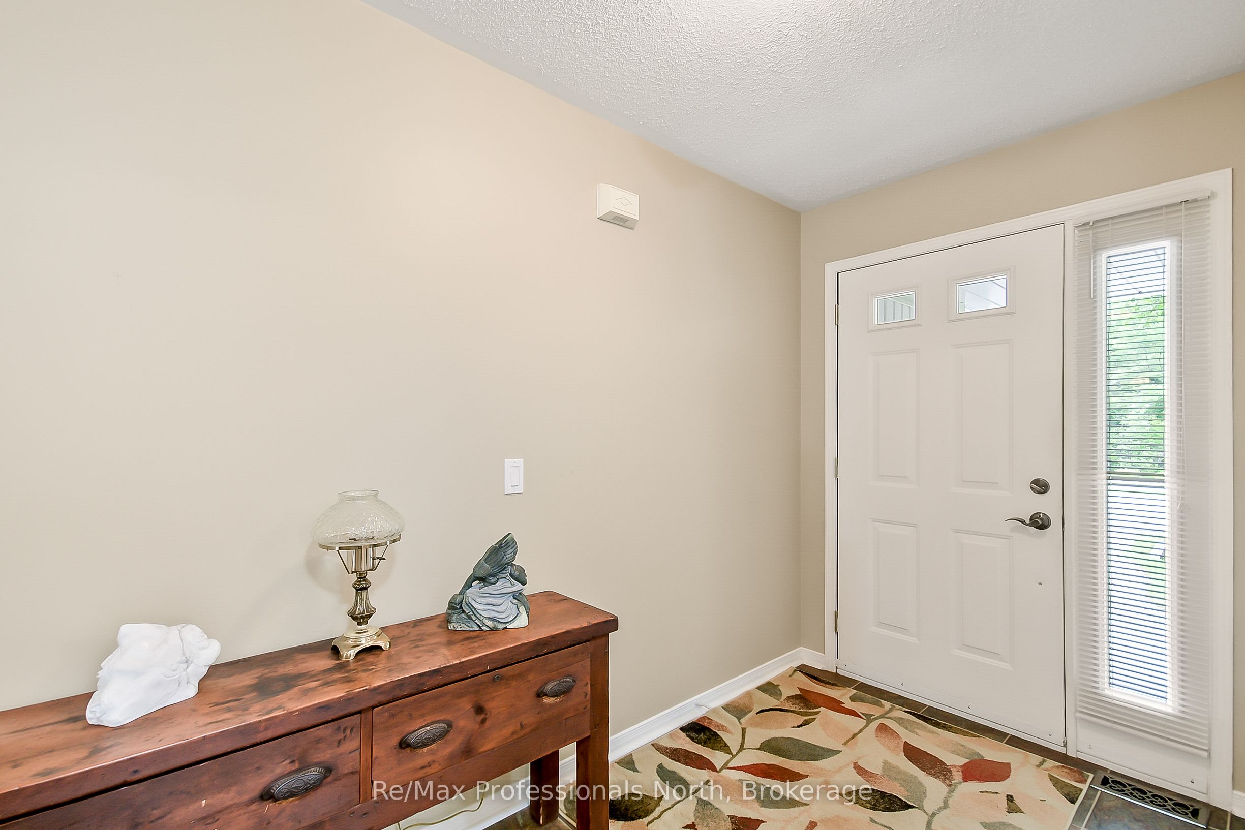 15 Pineridge Gate Property Photo 2