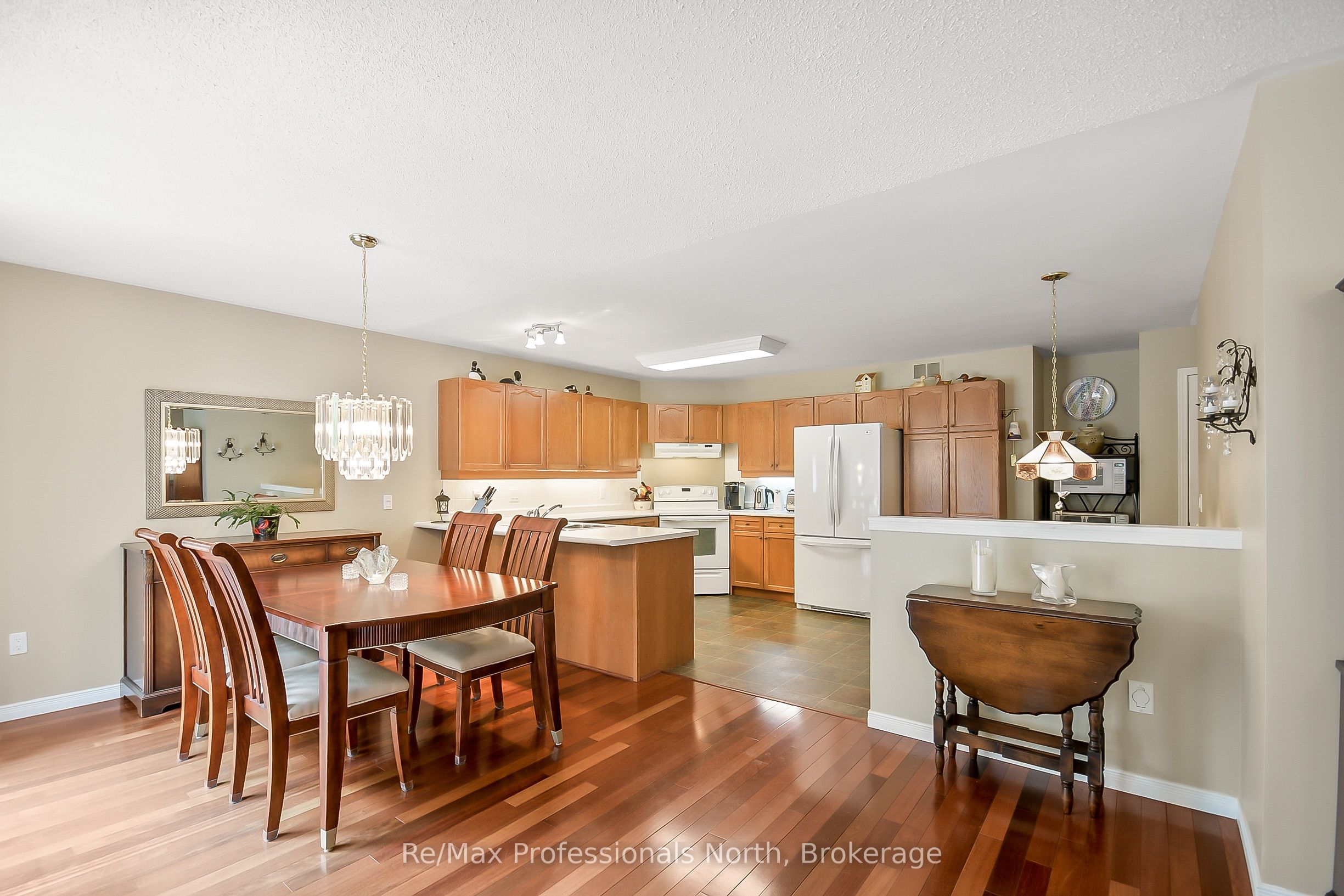 15 Pineridge Gate Property Photo 7