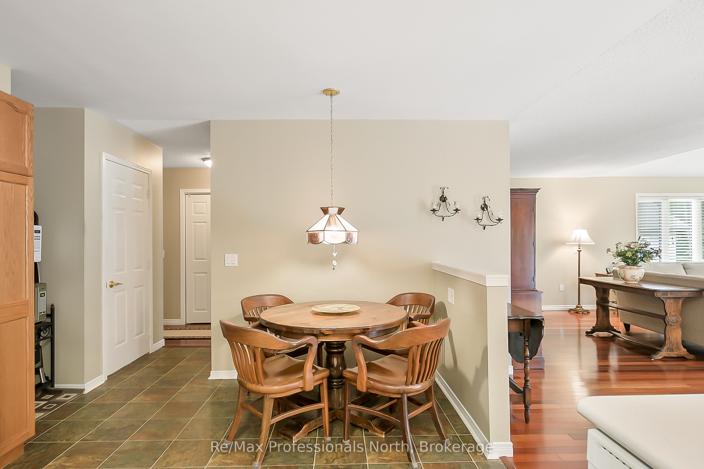 15 Pineridge Gate Property Photo 10