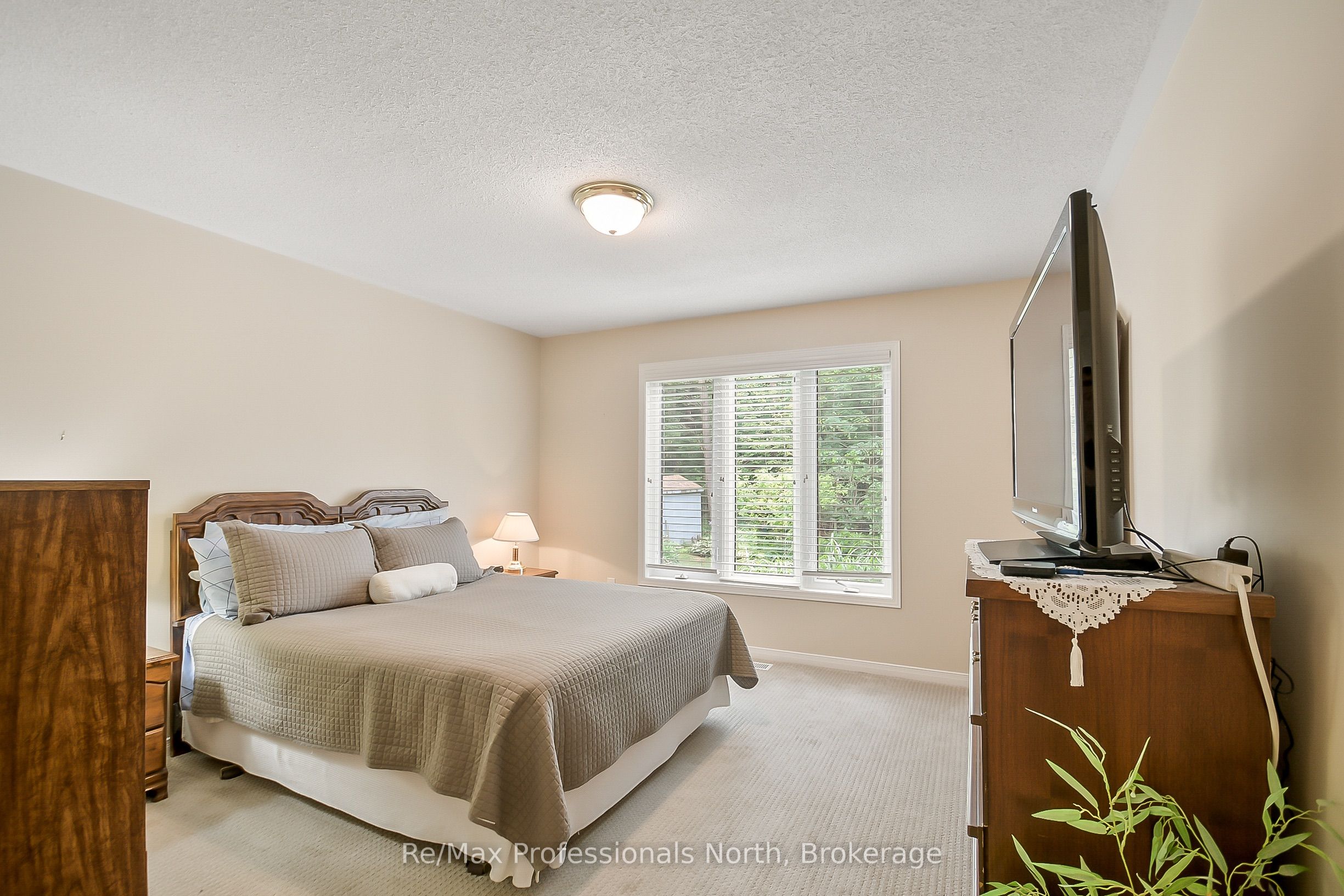 15 Pineridge Gate Property Photo 12