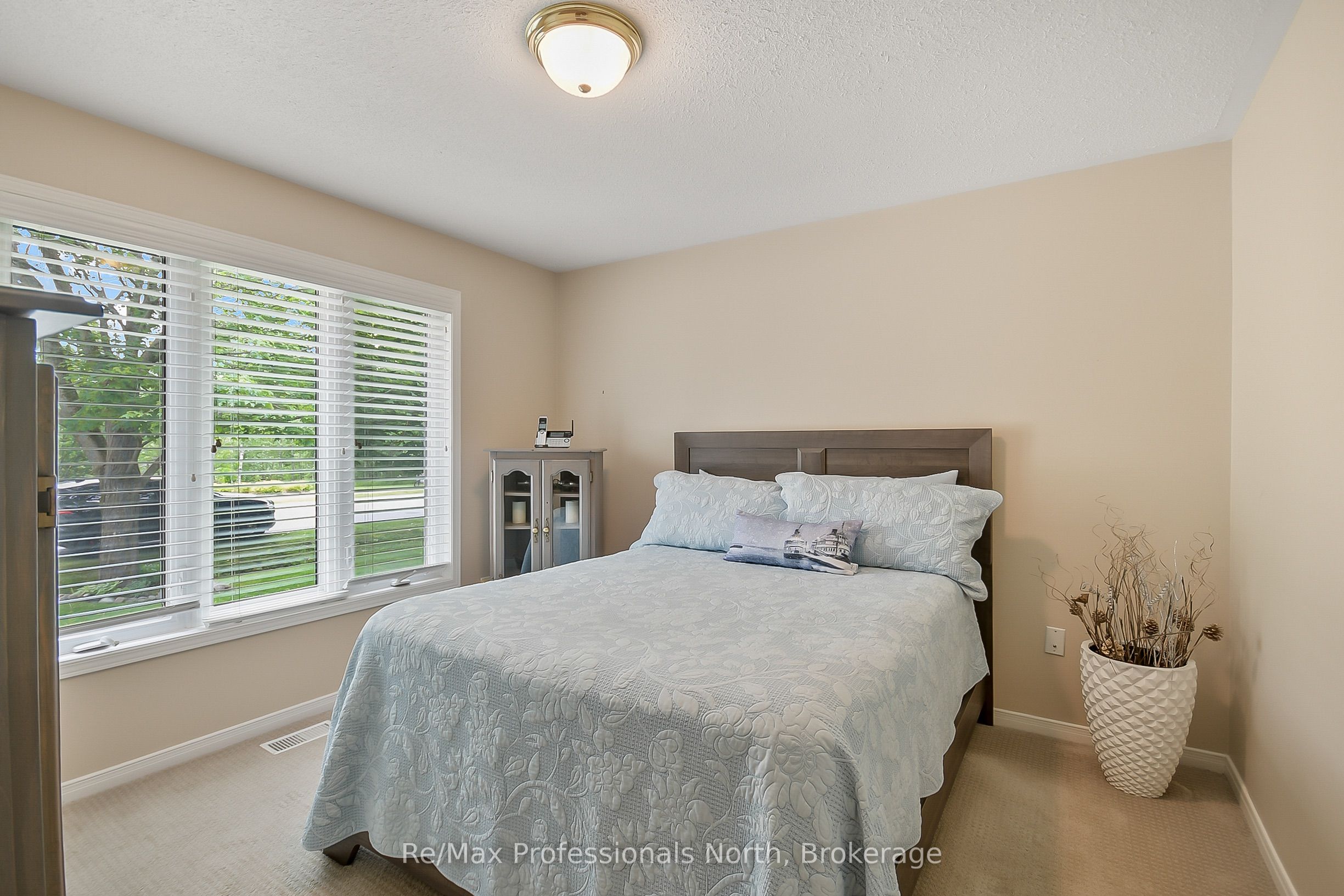 15 Pineridge Gate Property Photo 16