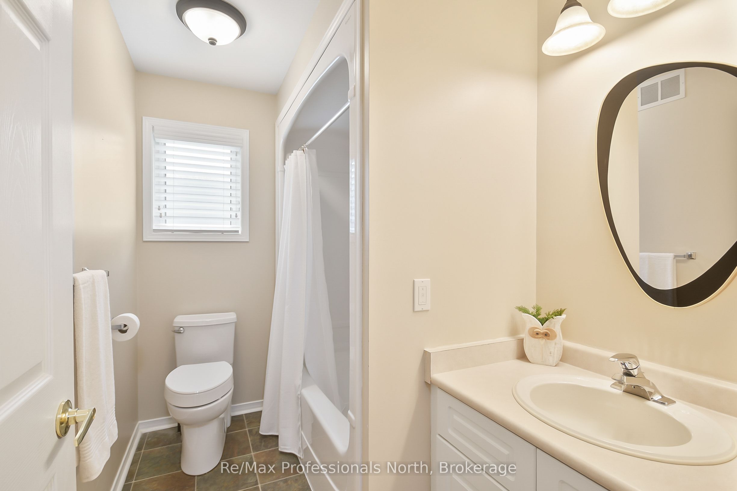 15 Pineridge Gate Property Photo 17