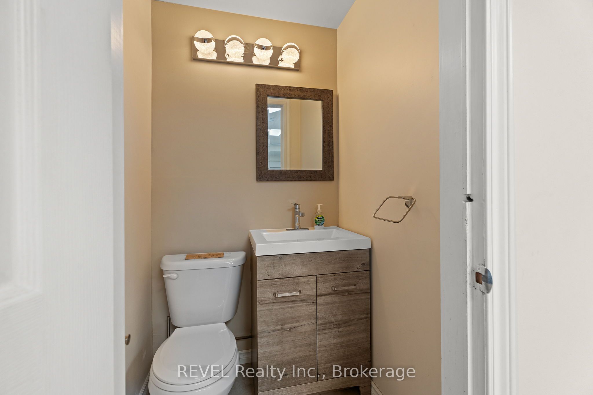 129 Queen Street Property Photo 14