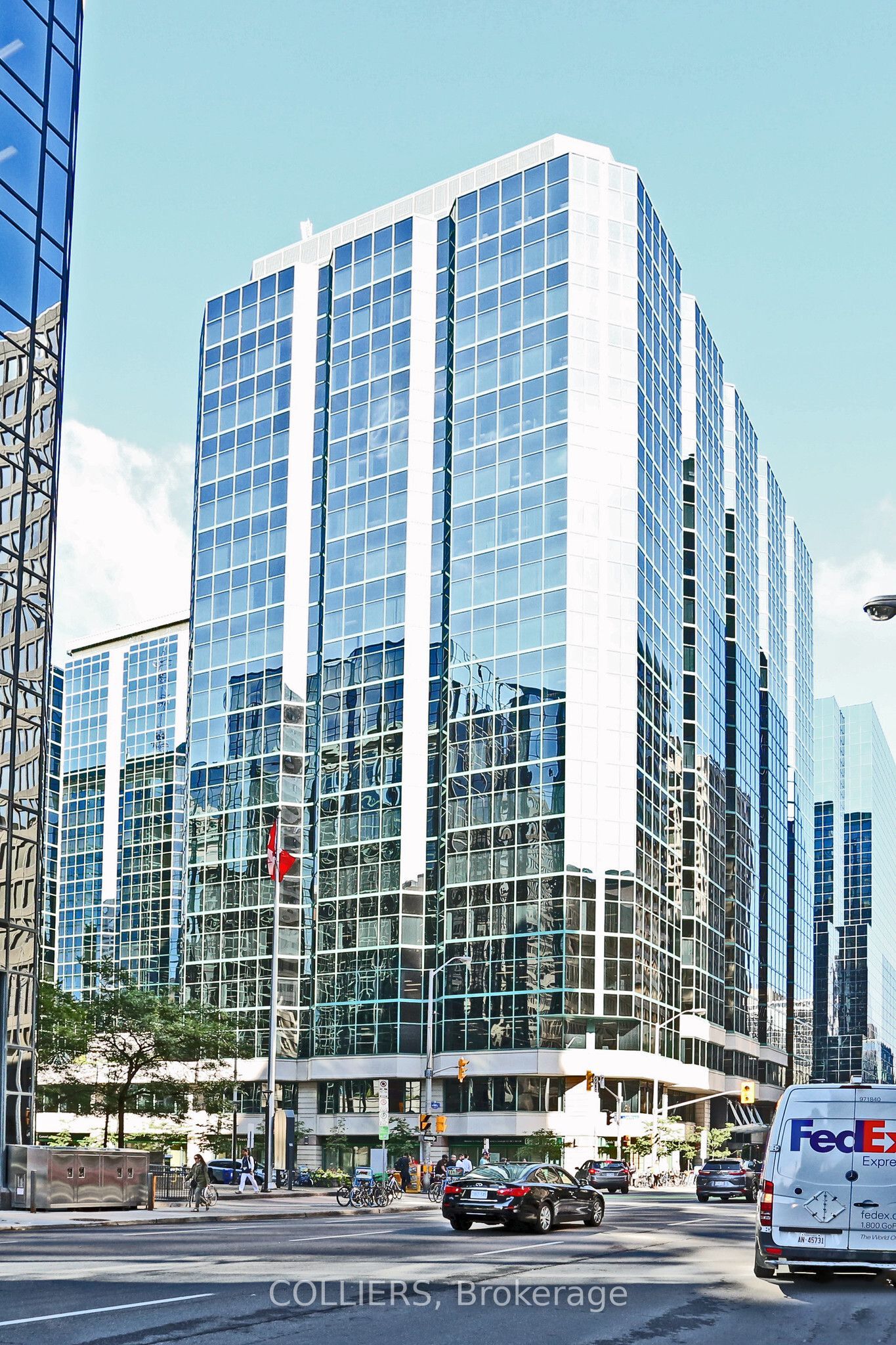 #300 - 427 Laurier Avenue