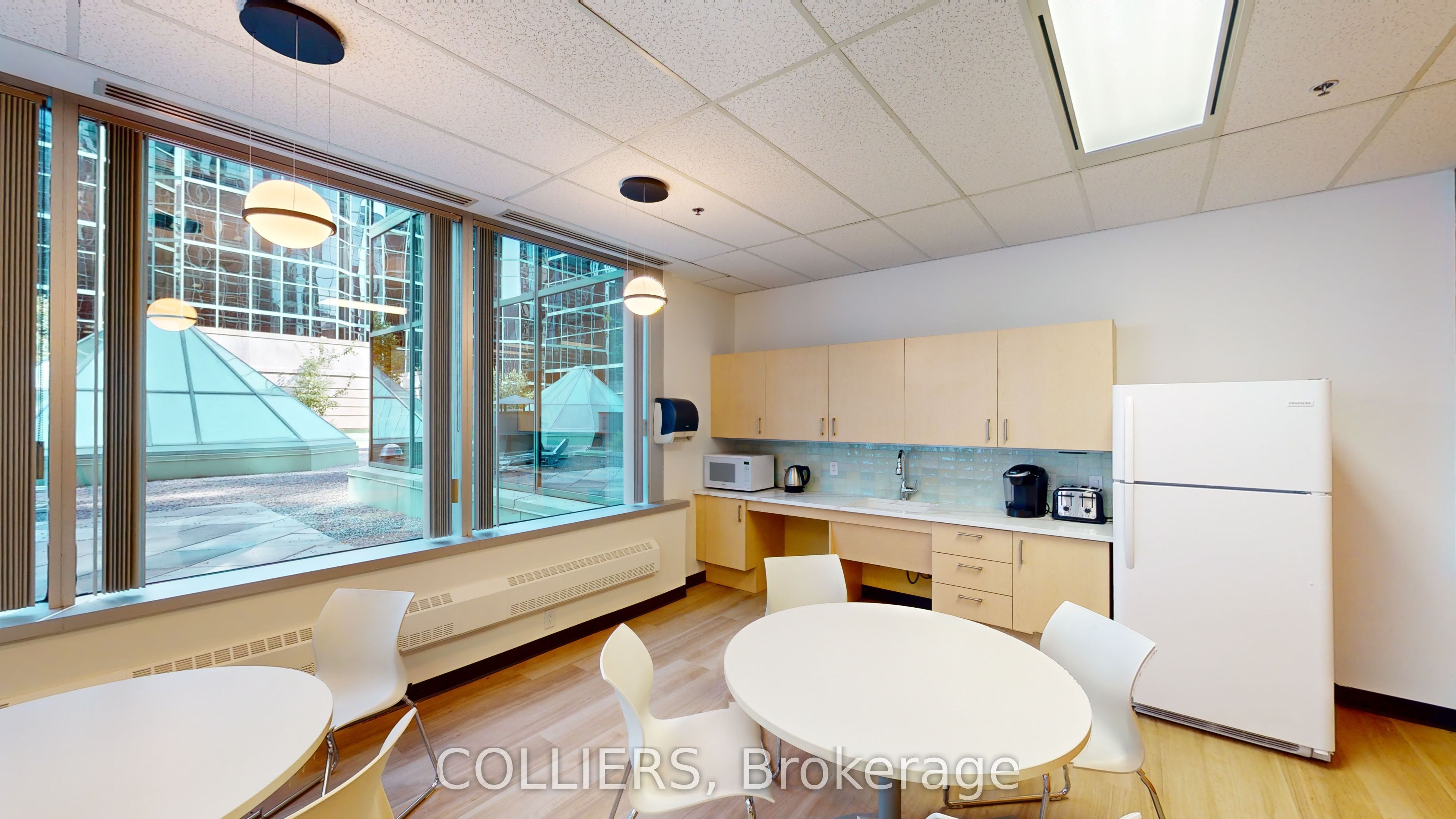 427 Laurier Avenue W 300 Property Photo 4