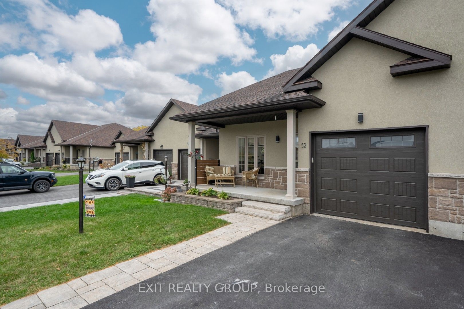 52 Aletha Drive Property Photo 3