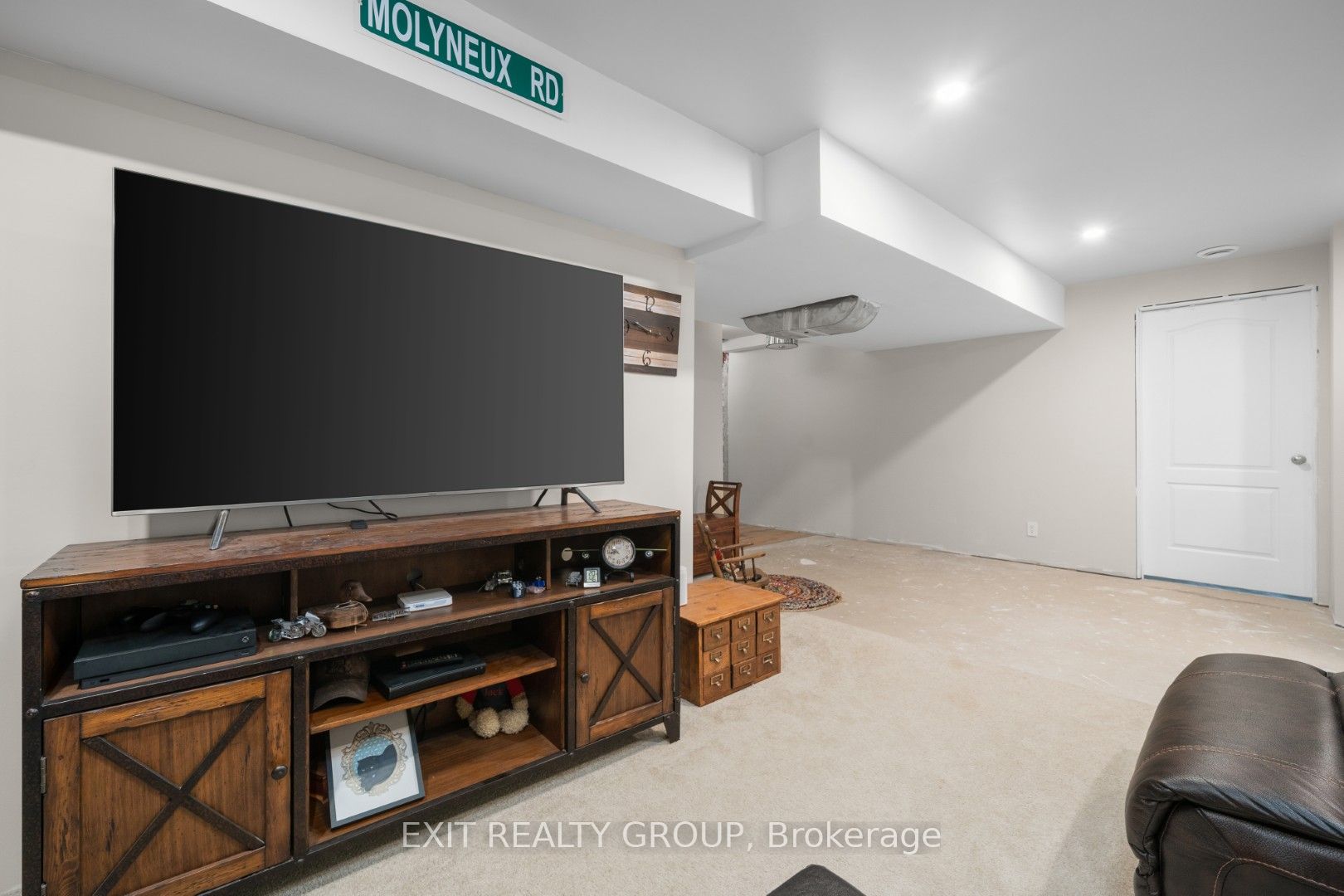52 Aletha Drive Property Photo 35
