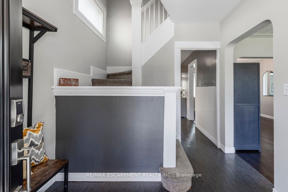 197 Balmoral Avenue S Property Photo 6