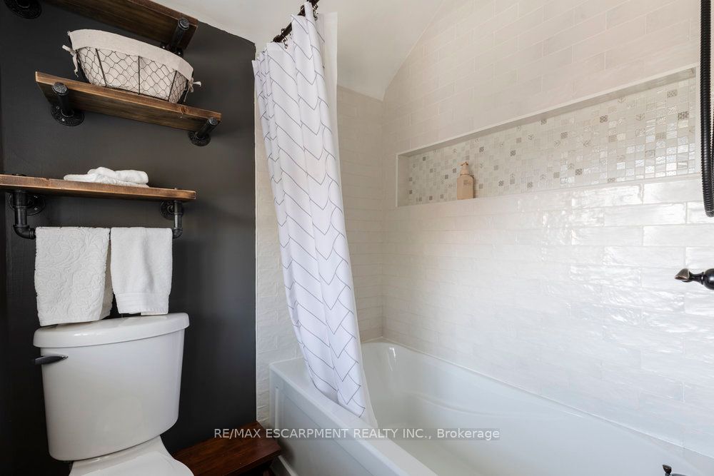197 Balmoral Avenue S Property Photo 33