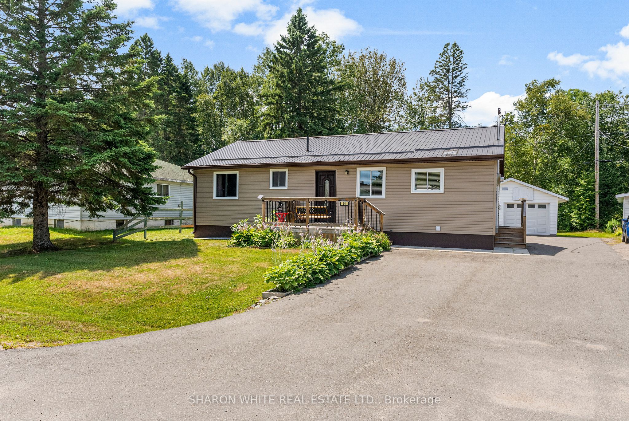 54 Sprucedale St Street Property Photo 1