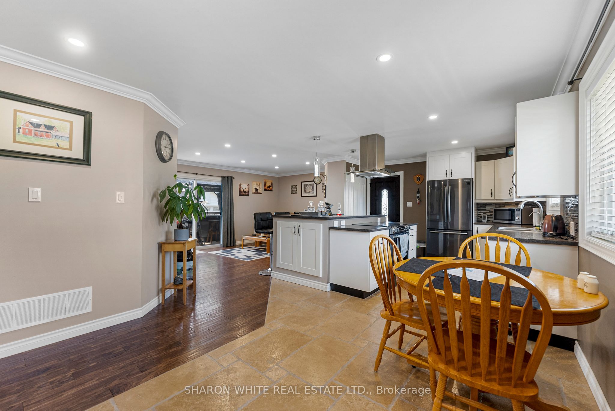 54 Sprucedale St Street Property Photo 9