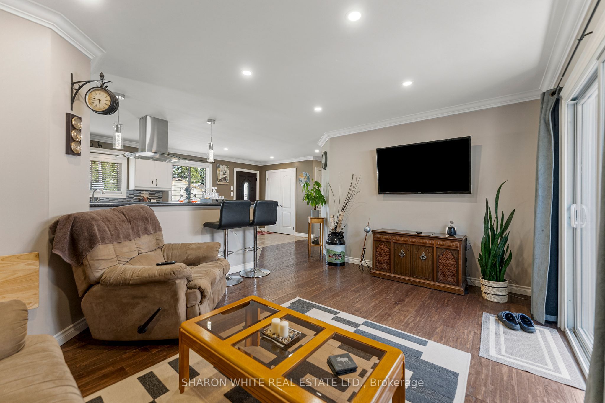 54 Sprucedale St Street Property Photo 11