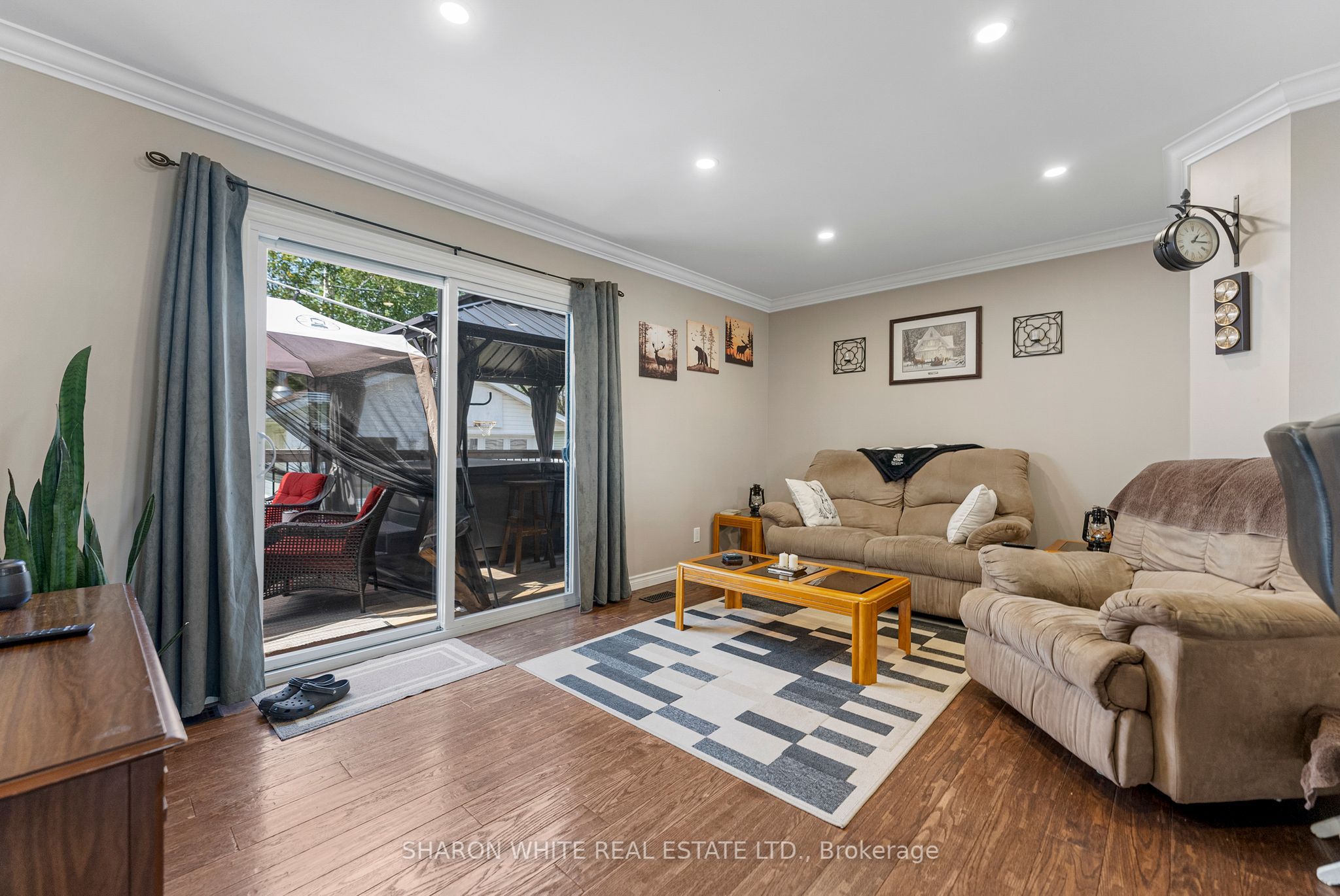54 Sprucedale St Street Property Photo 12