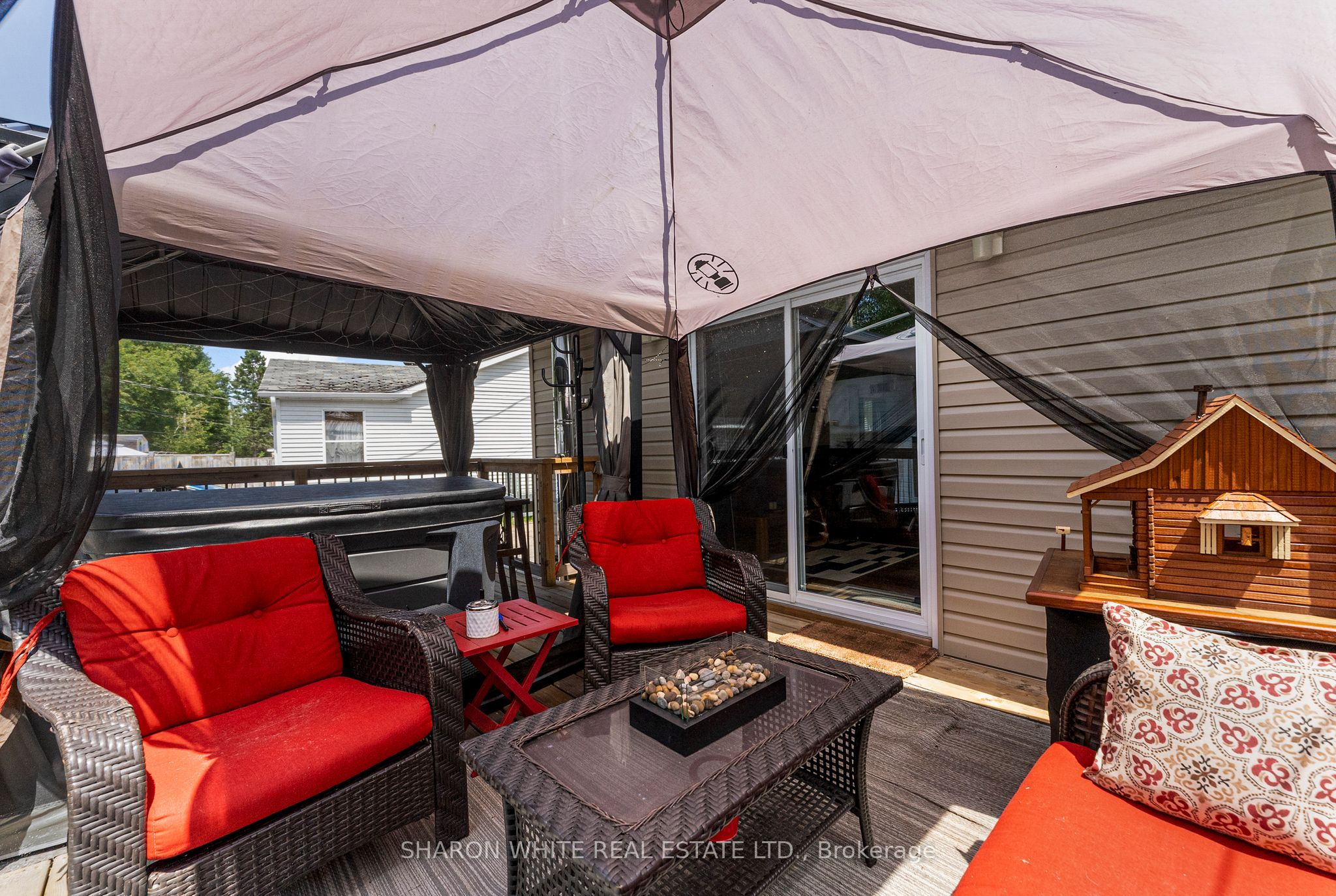 54 Sprucedale St Street Property Photo 13