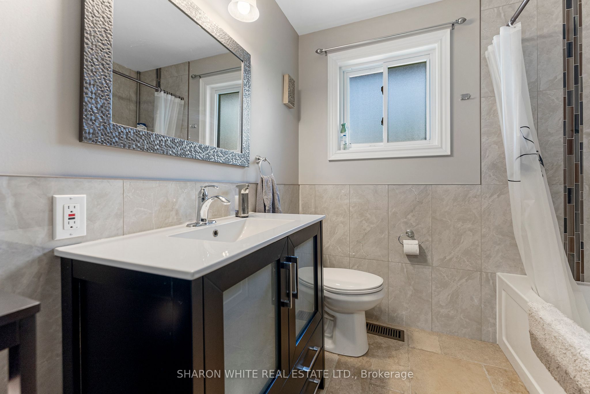 54 Sprucedale St Street Property Photo 18