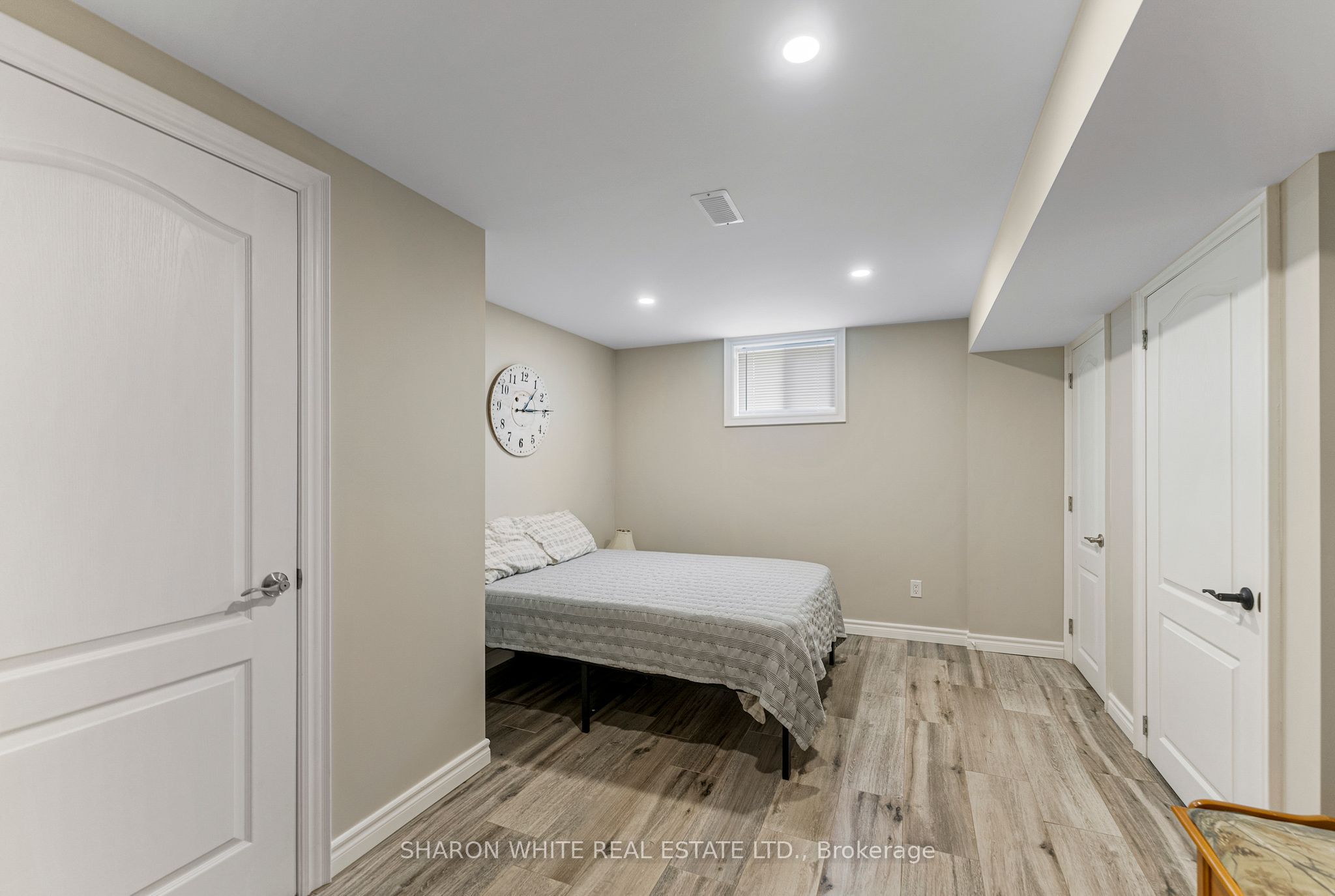 54 Sprucedale St Street Property Photo 23