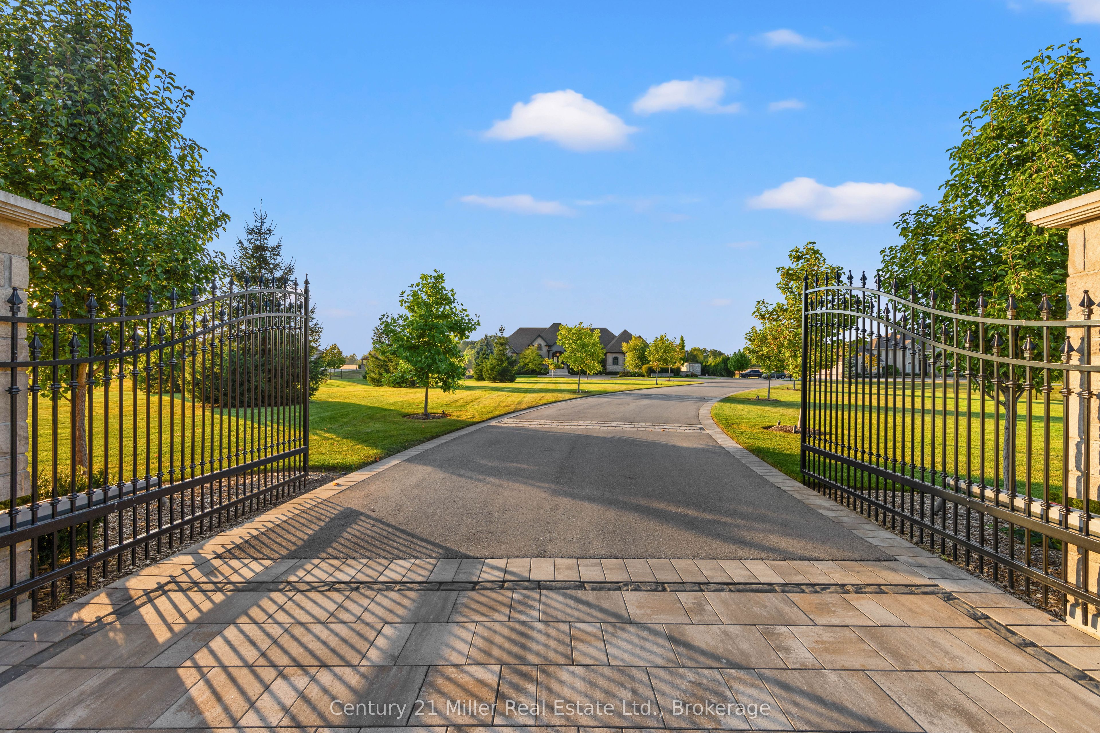 214 Jerseyville Road Property Photo 4