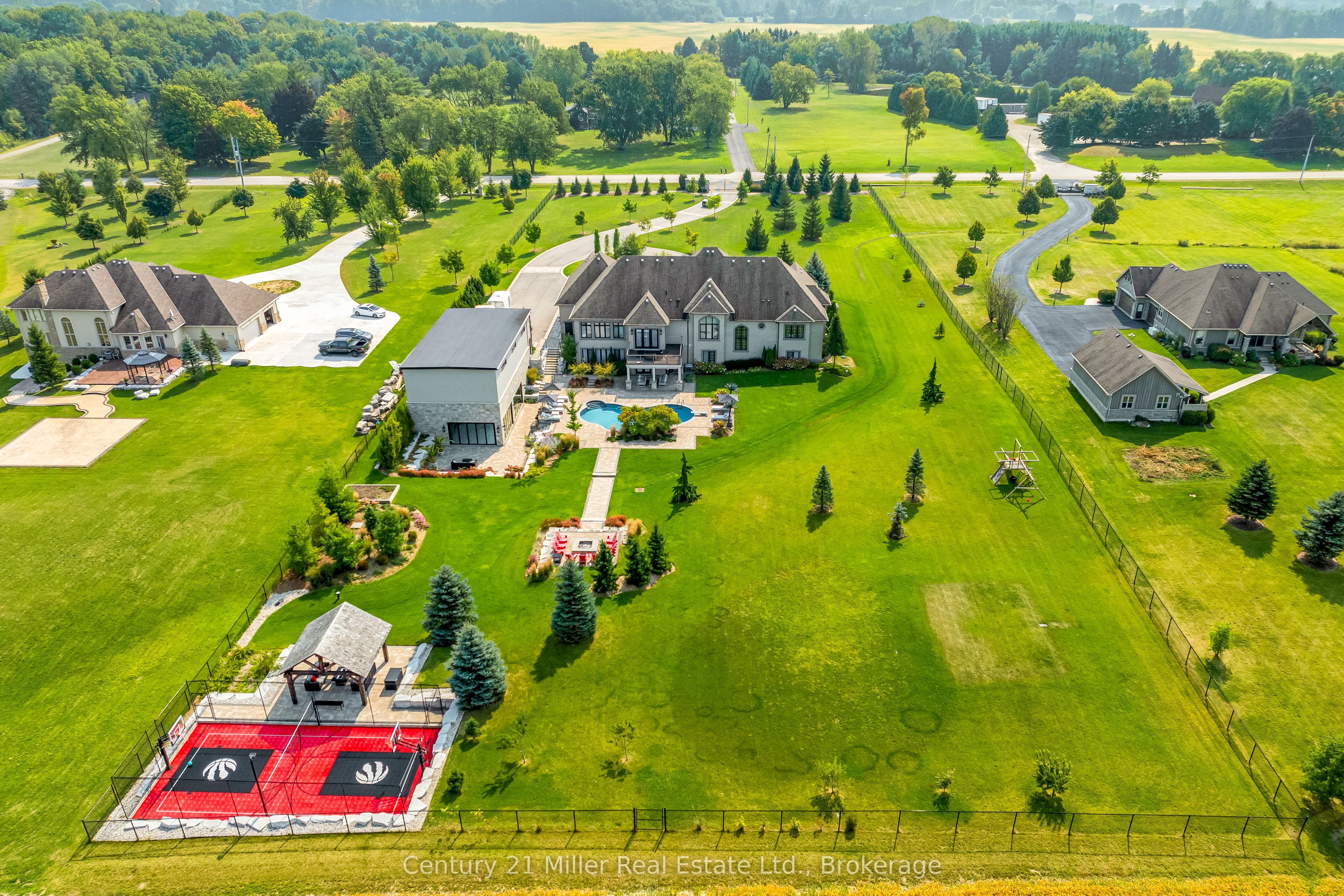 214 Jerseyville Road Property Photo 7