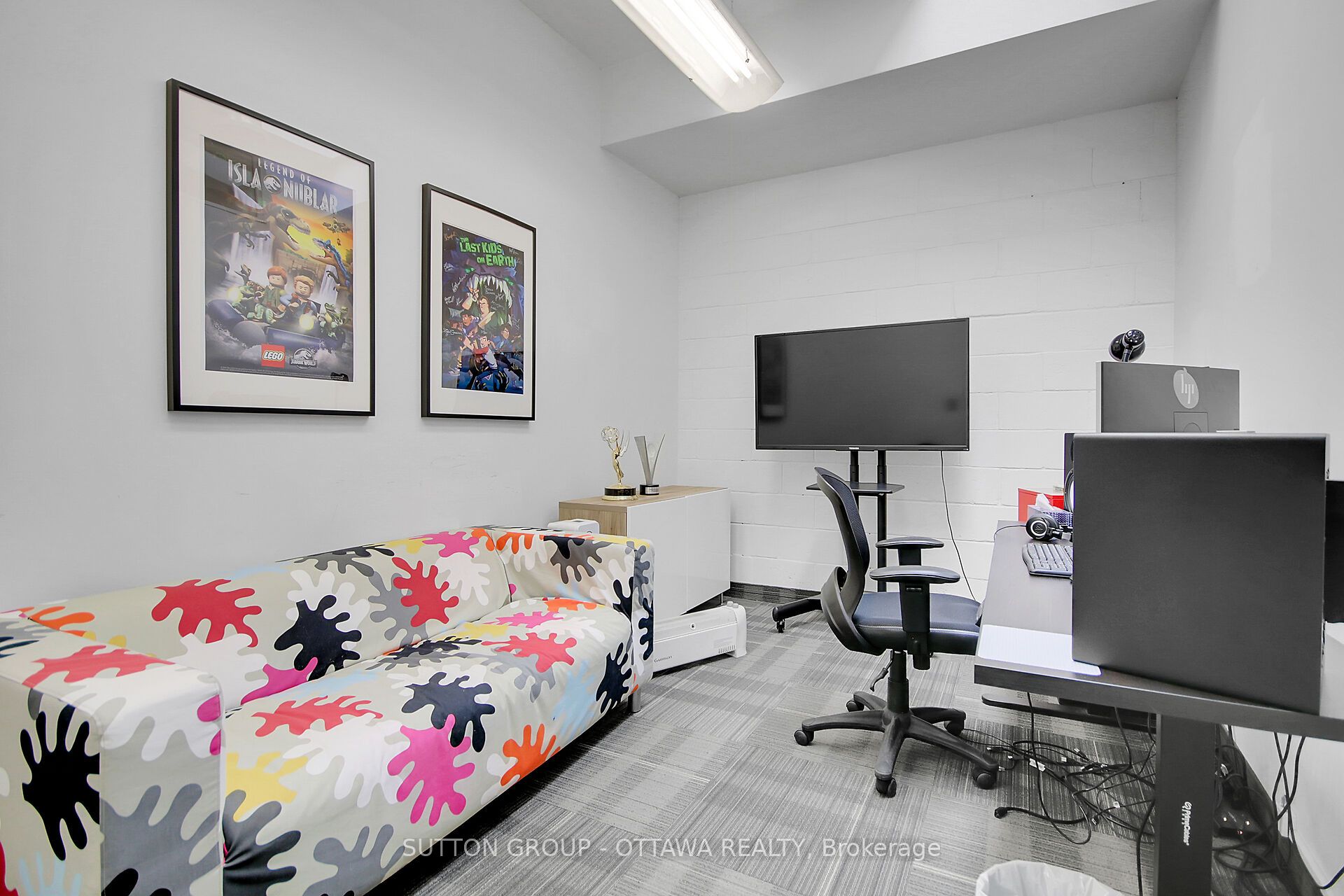 981 Wellington Street 200 Property Photo 16