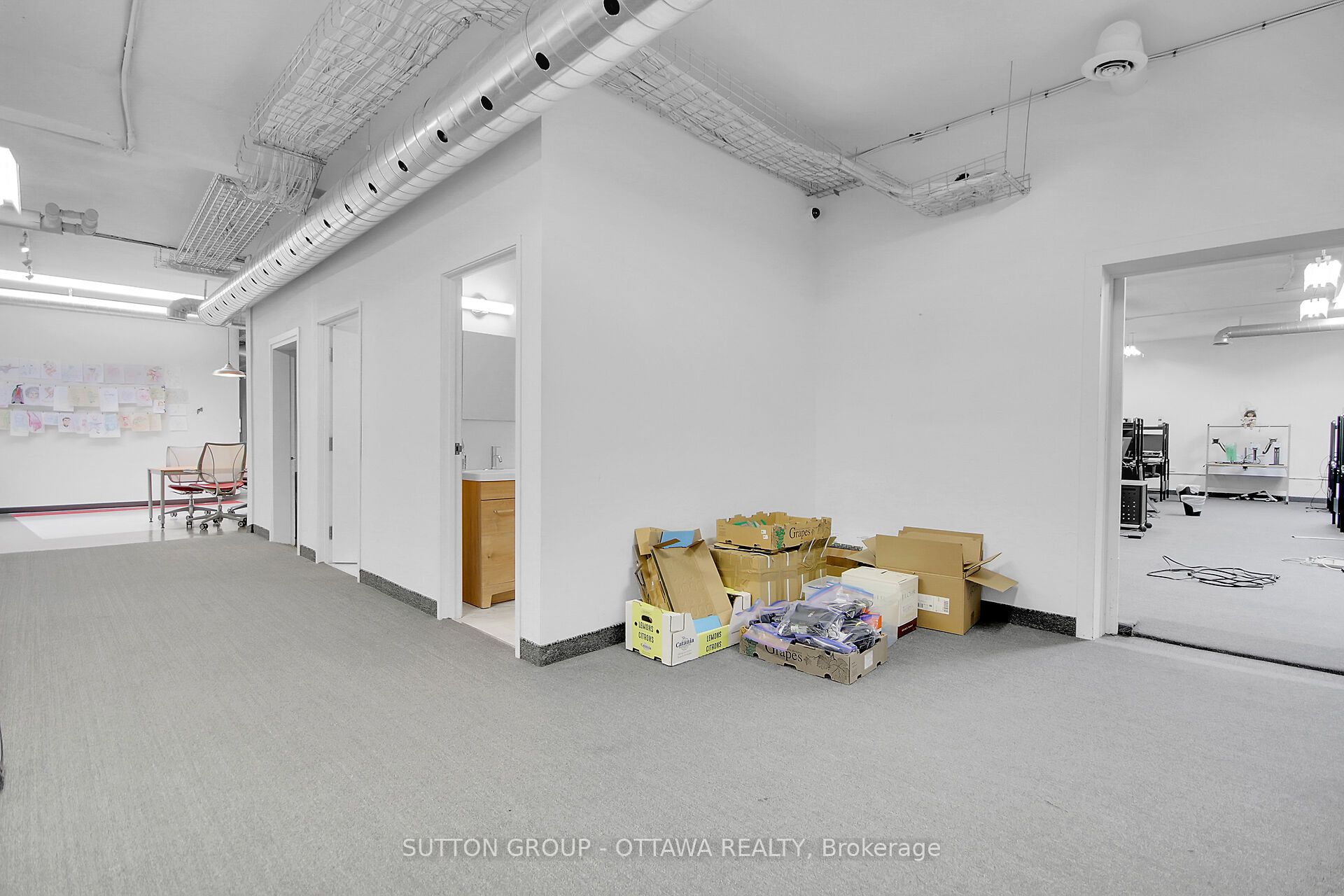 981 Wellington Street 200 Property Photo 24