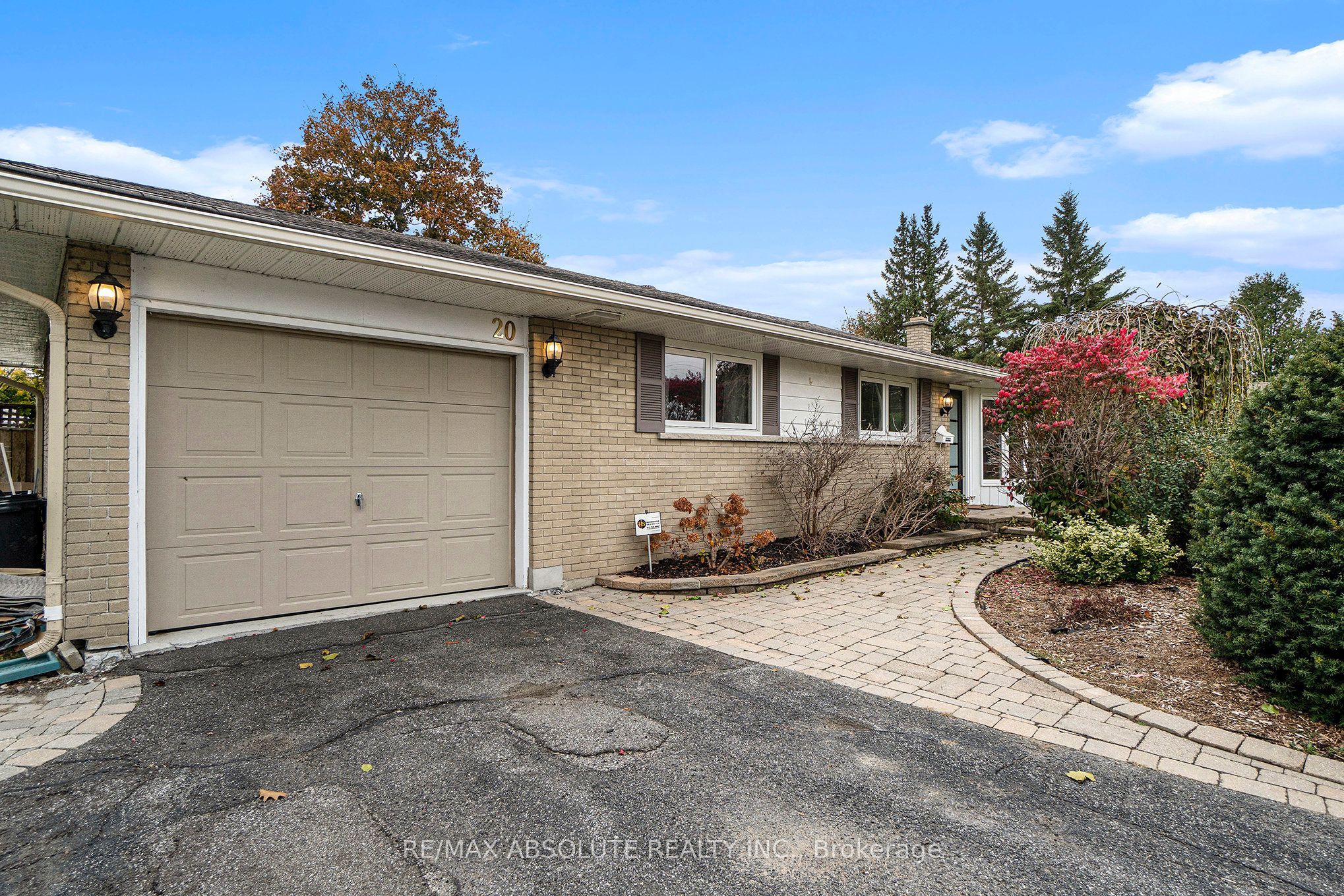 20 Harwick Crescent Property Photo 3