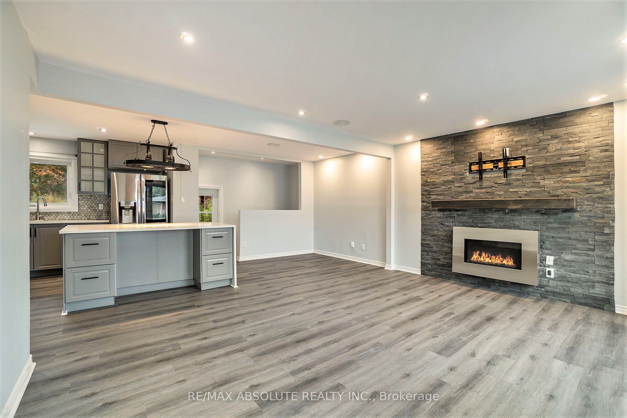 20 Harwick Crescent Property Photo 4