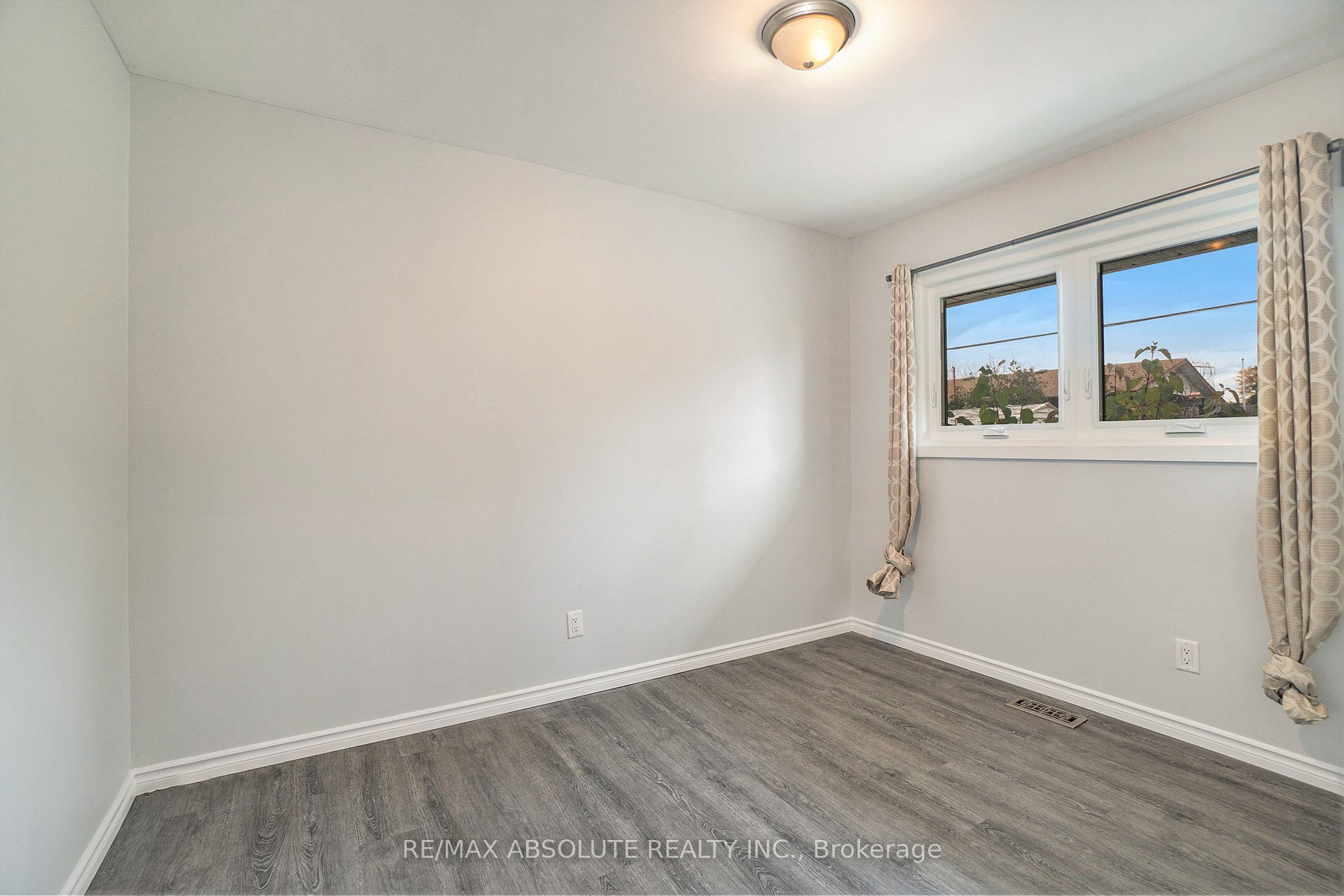 20 Harwick Crescent Property Photo 11
