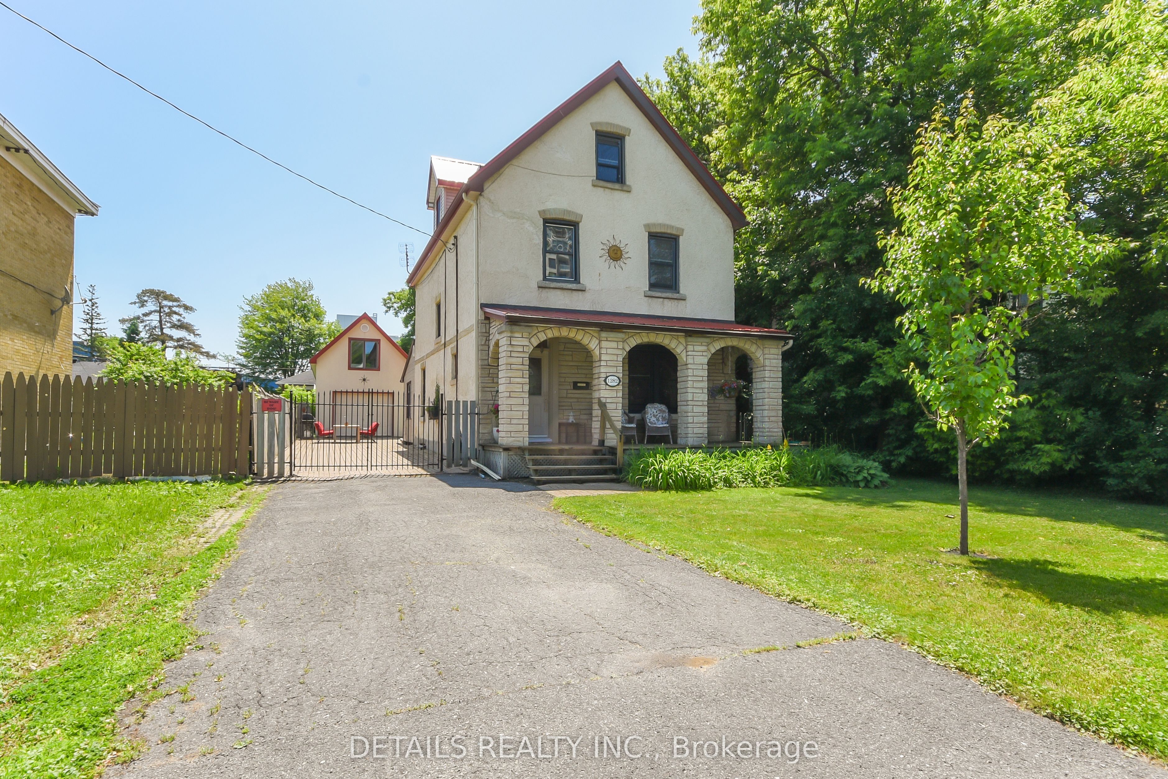 1282 Thames Street Property Photo 1