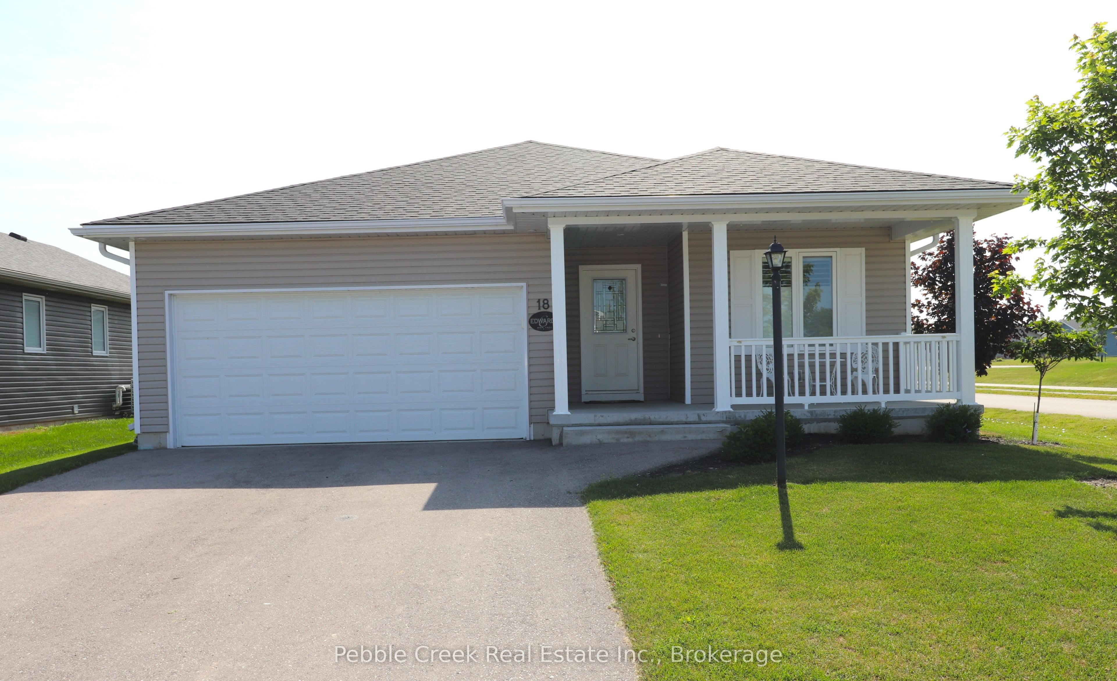 18 Windward Way Property Photo 1