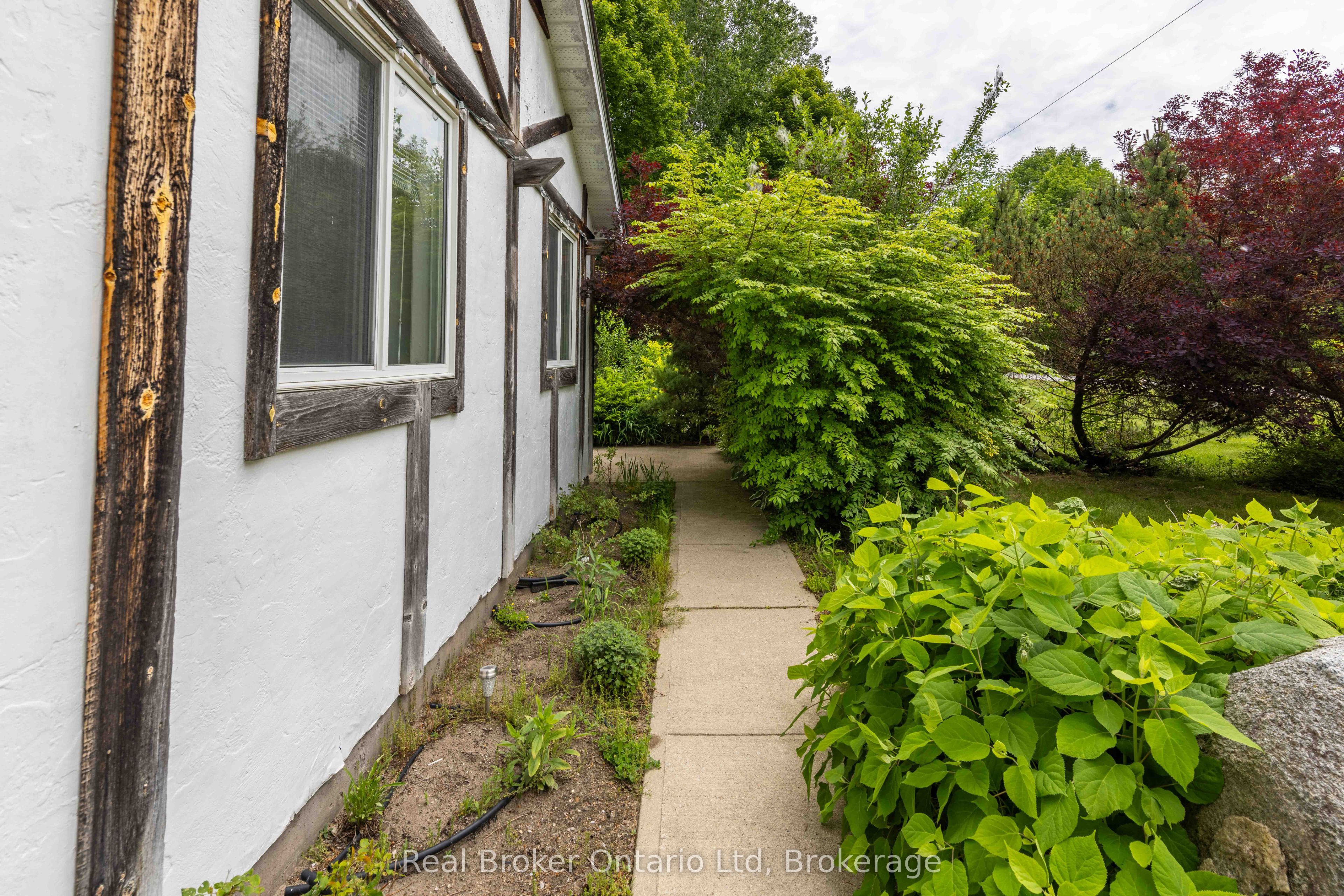 19 Sandy Pines Trail E Property Photo 2