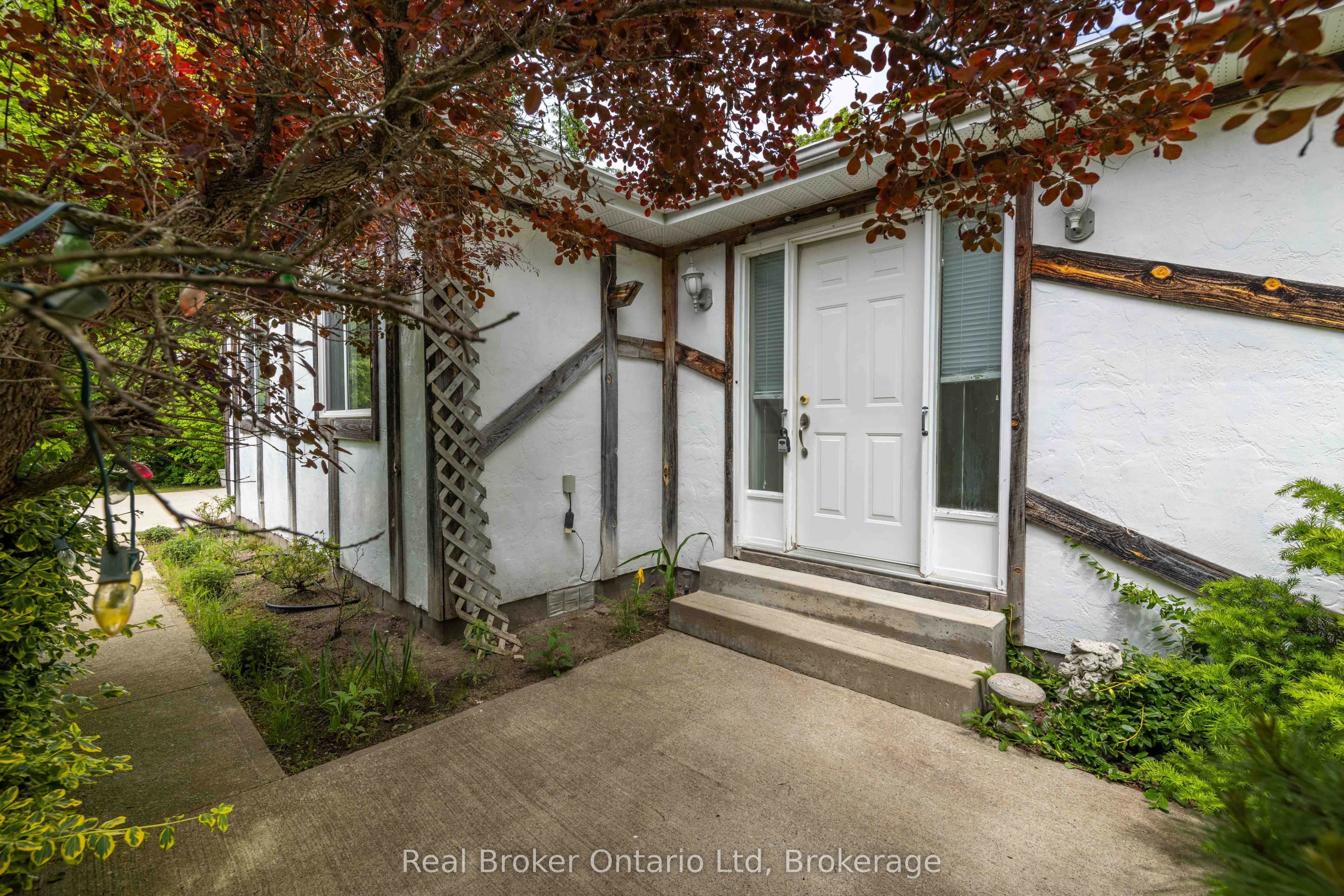 19 Sandy Pines Trail E Property Photo 3