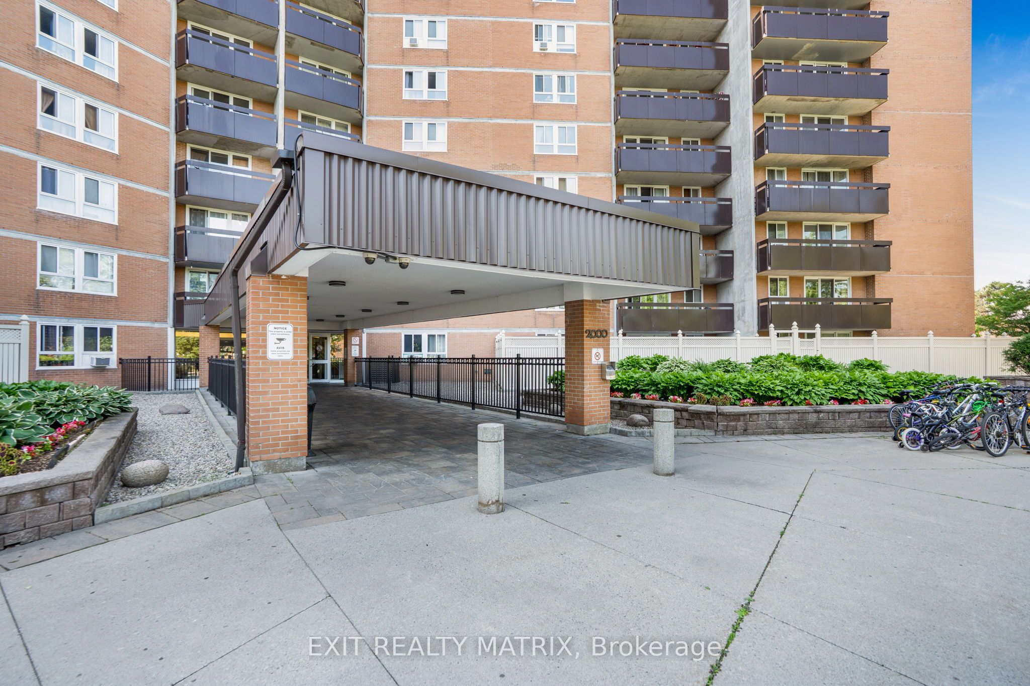 2000 Jasmine Crescent 1005 Property Photo 2