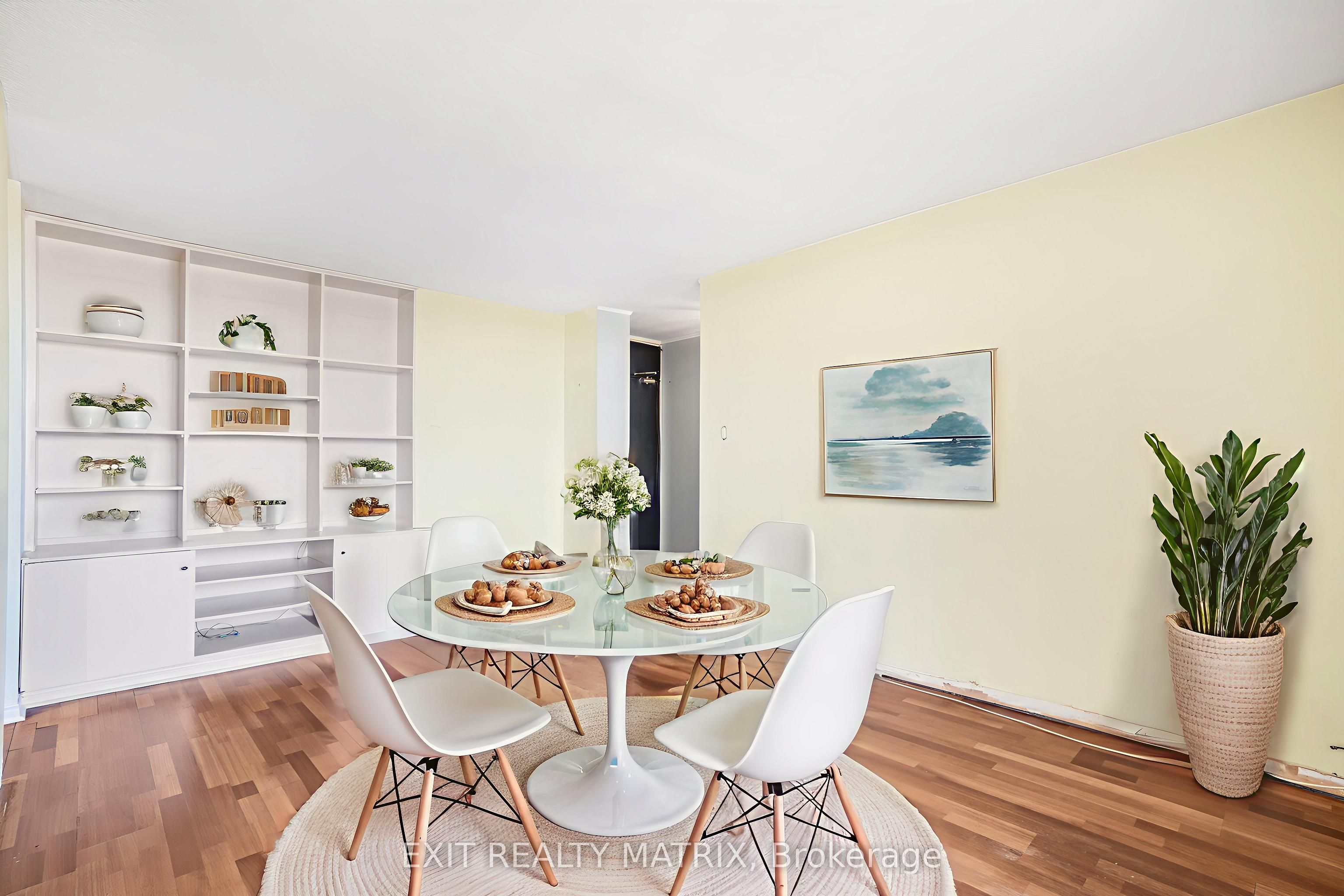 2000 Jasmine Crescent 1005 Property Photo 6