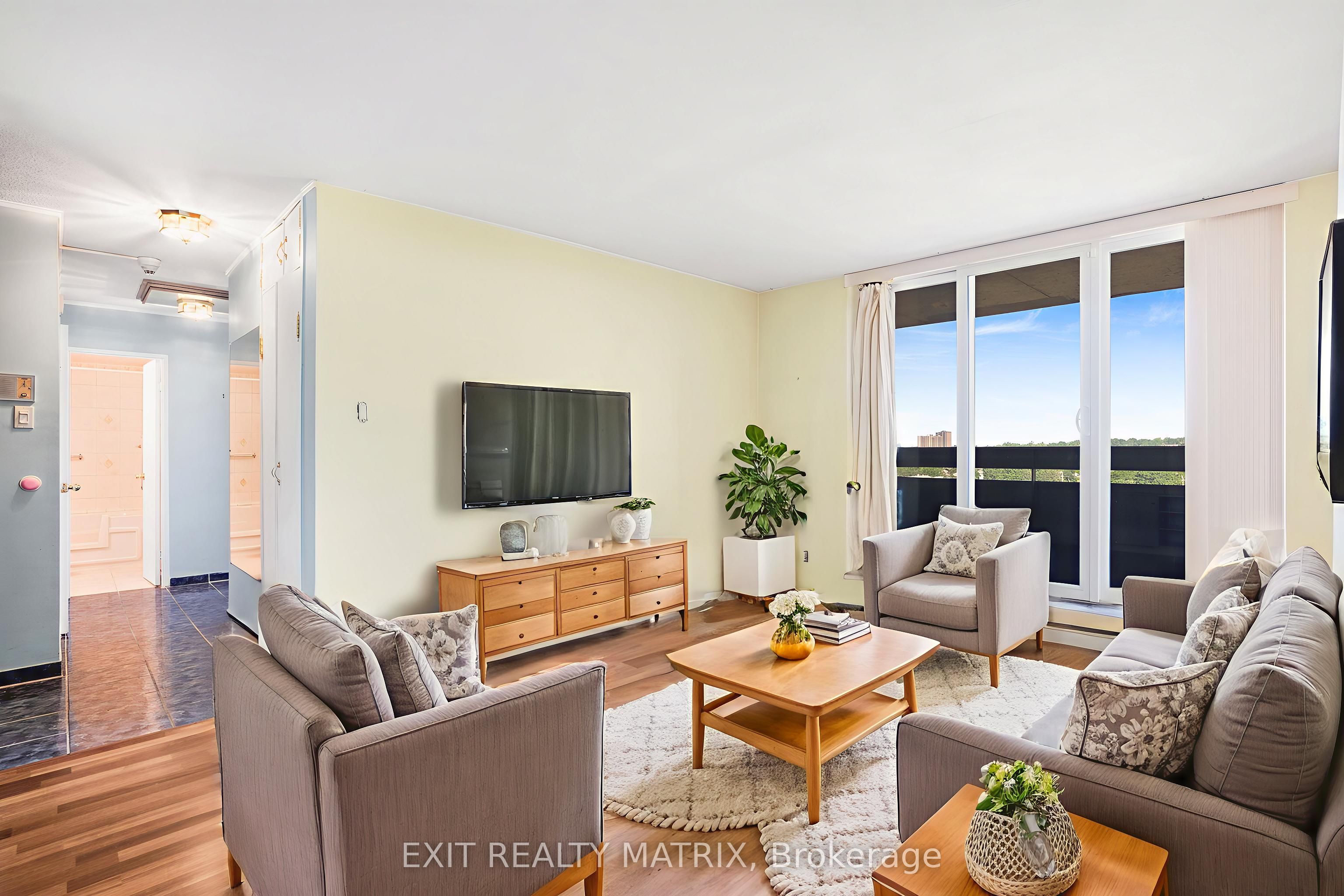 2000 Jasmine Crescent 1005 Property Photo 7