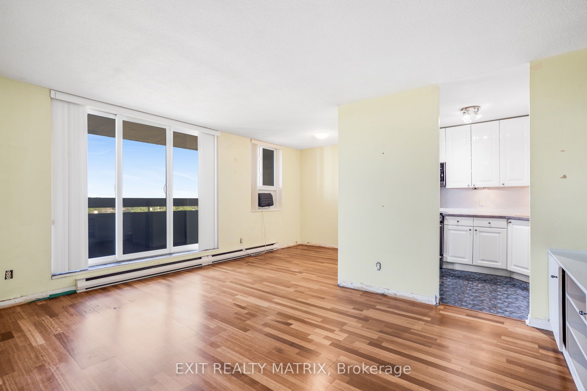 2000 Jasmine Crescent 1005 Property Photo 9