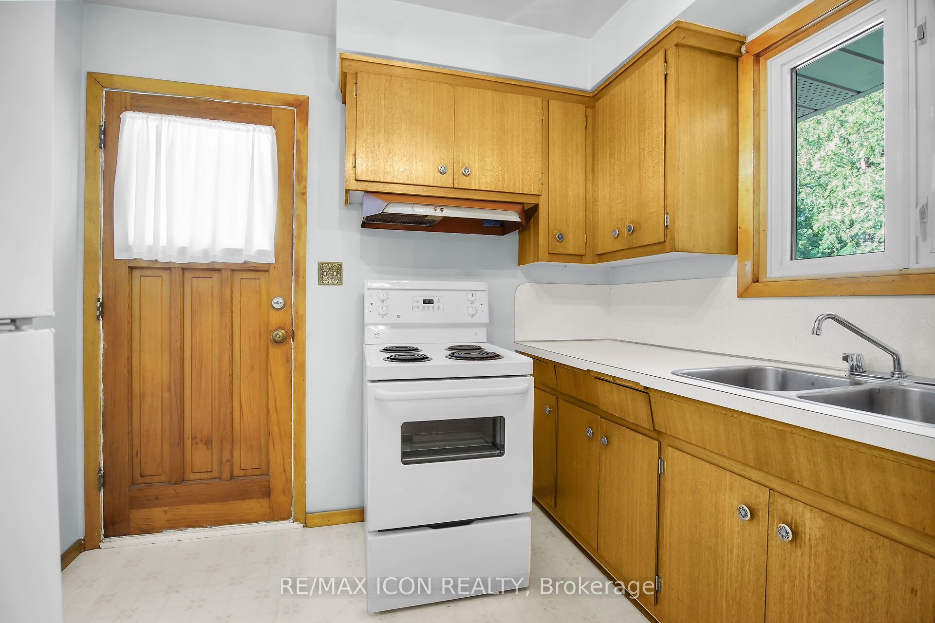 43 Silverdale Crescent Property Photo 16